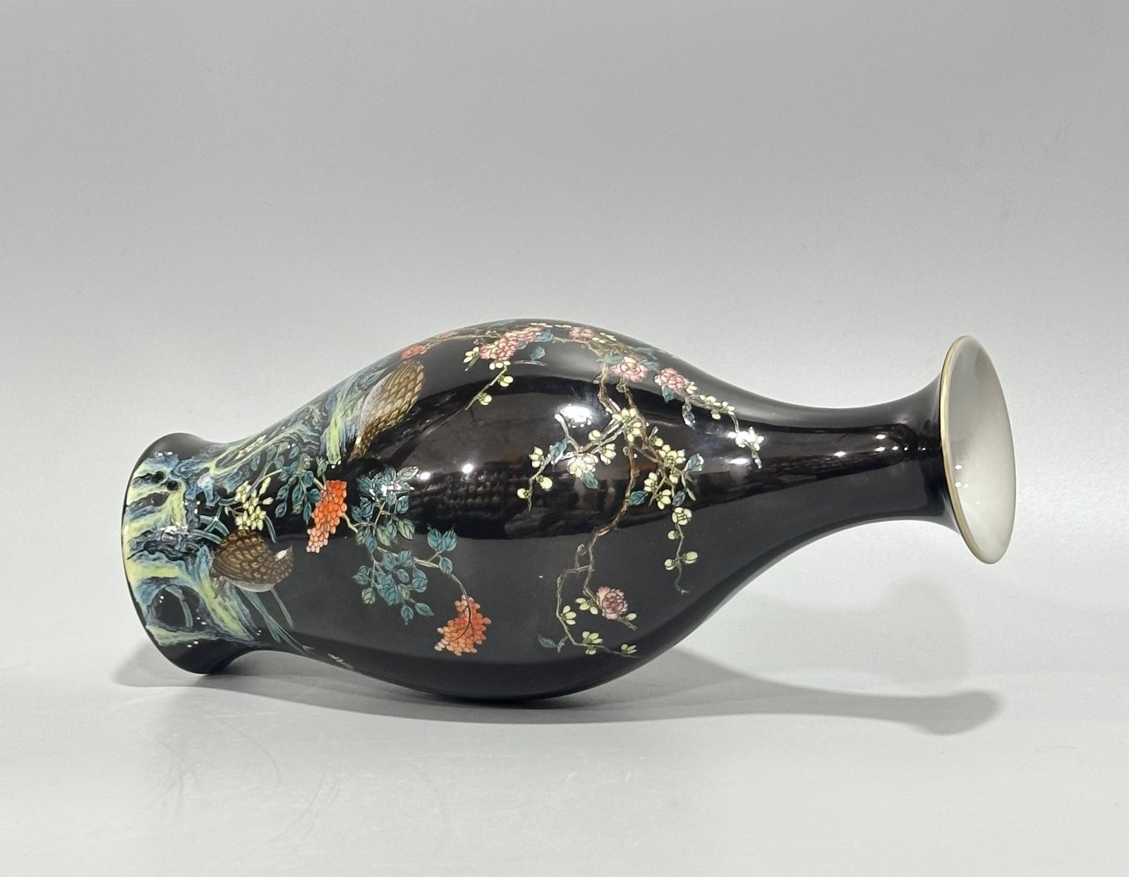 Qing Dynasty Yongzheng Enamel black gold glaze olive vase with flower and bird poetry
