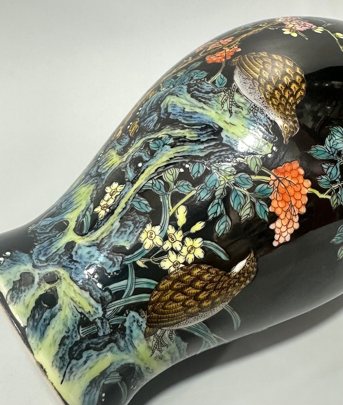 Qing Dynasty Yongzheng Enamel black gold glaze olive vase with flower and bird poetry