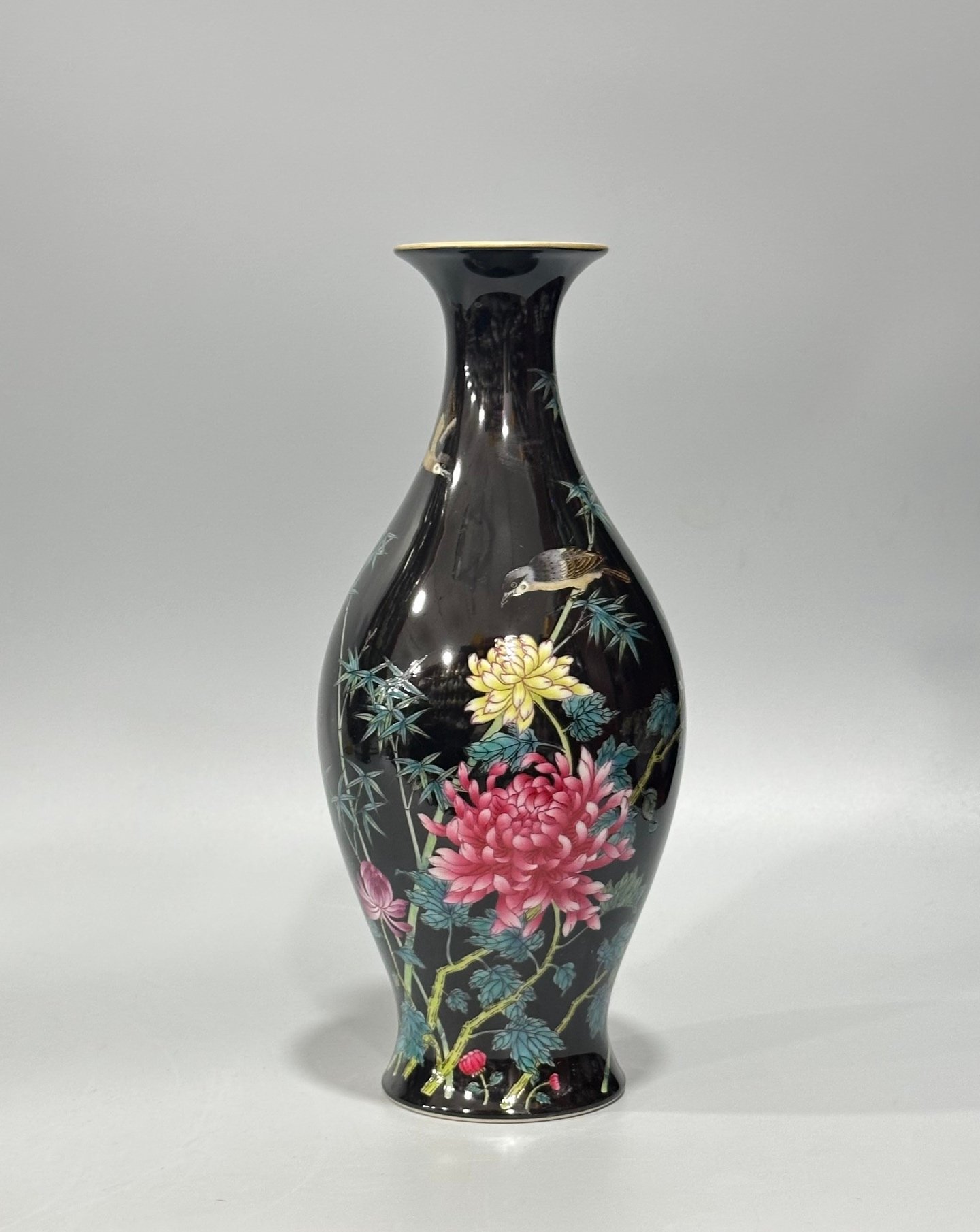 Qing Dynasty Yongzheng Enamel black gold glaze olive vase with flower and bird poetry