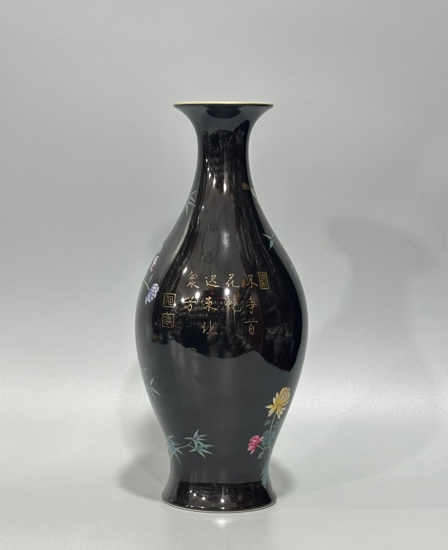 Qing Dynasty Yongzheng Enamel black gold glaze olive vase with flower and bird poetry