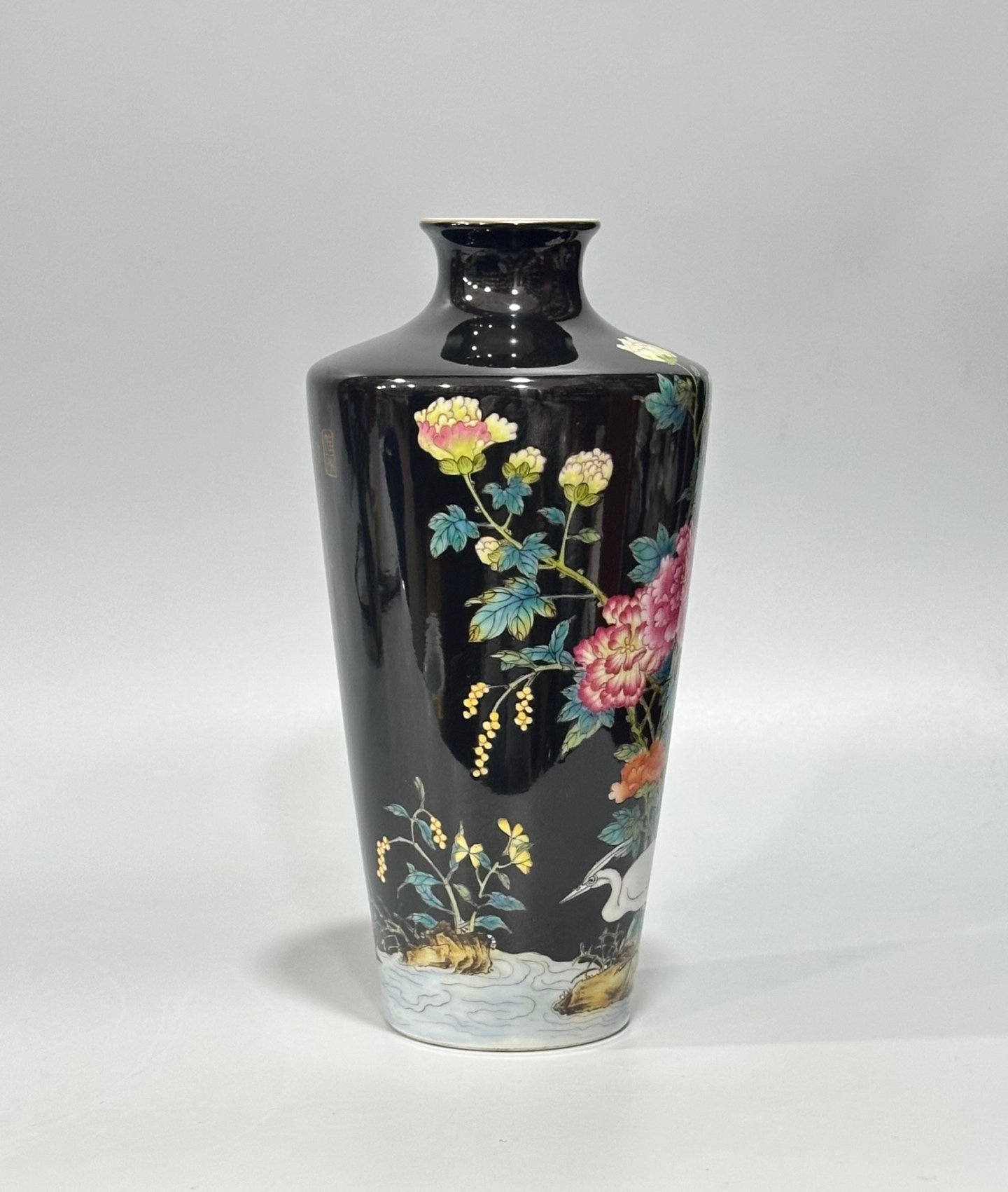 Qing Dynasty Yongzheng Enamel black gold glaze flower and bird poetry straight plum vase