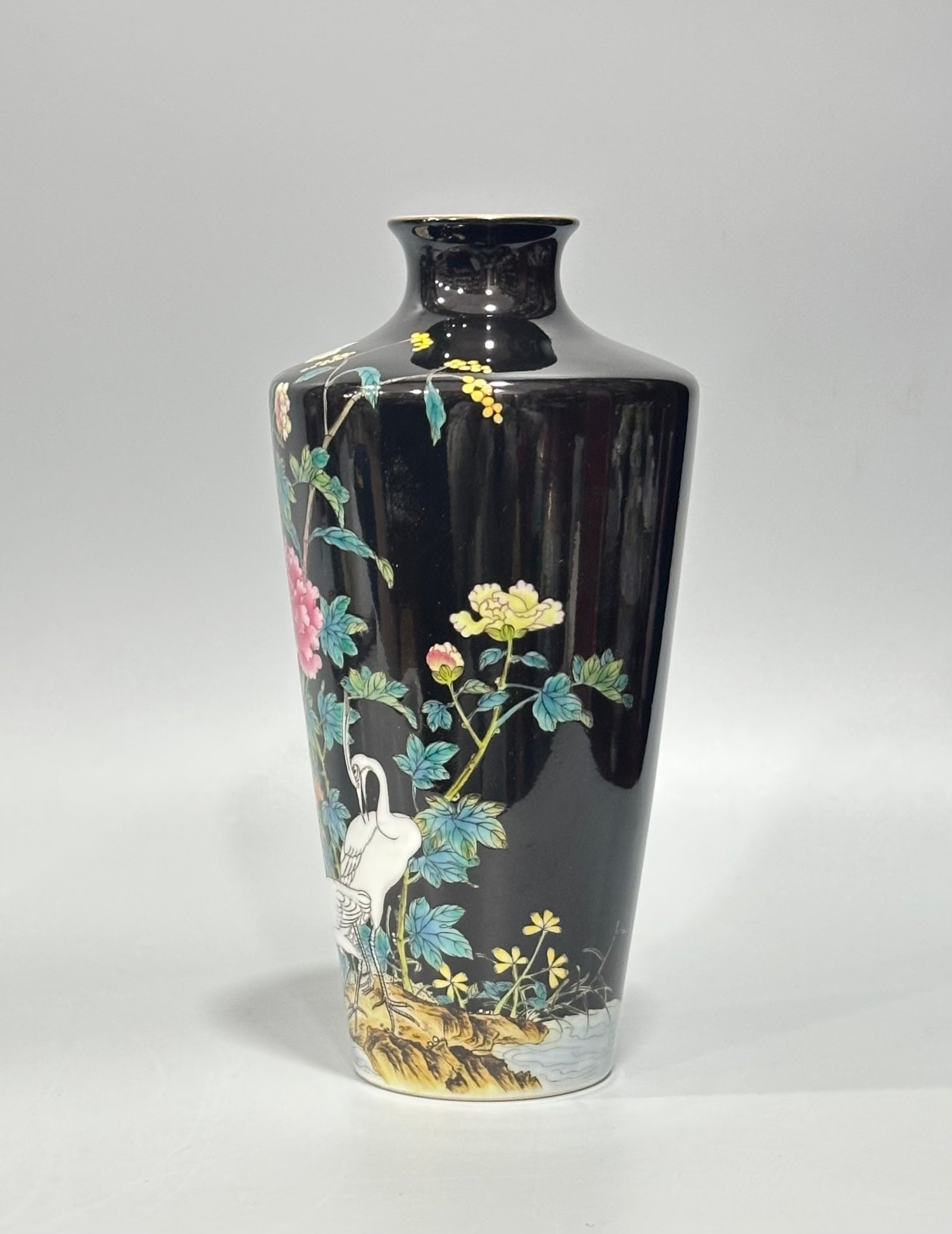 Qing Dynasty Yongzheng Enamel black gold glaze flower and bird poetry straight plum vase