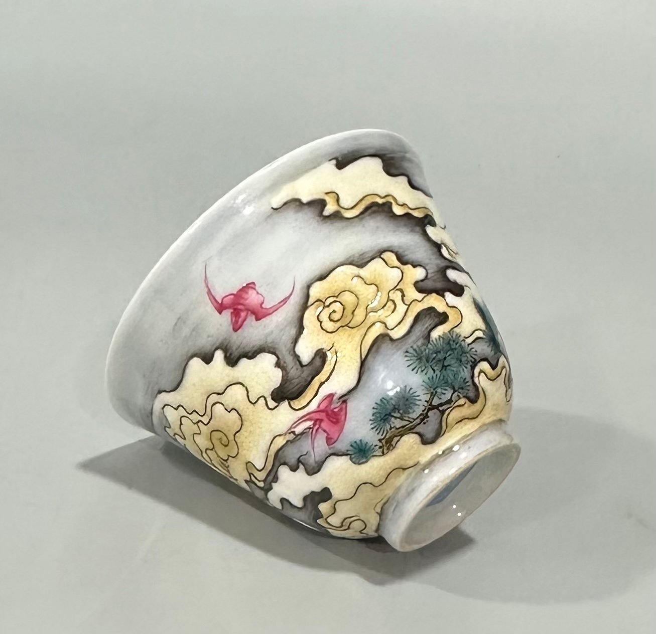 Qing Dynasty Yongzheng Enamel cup with colorful clouds bats pine and crane patterns