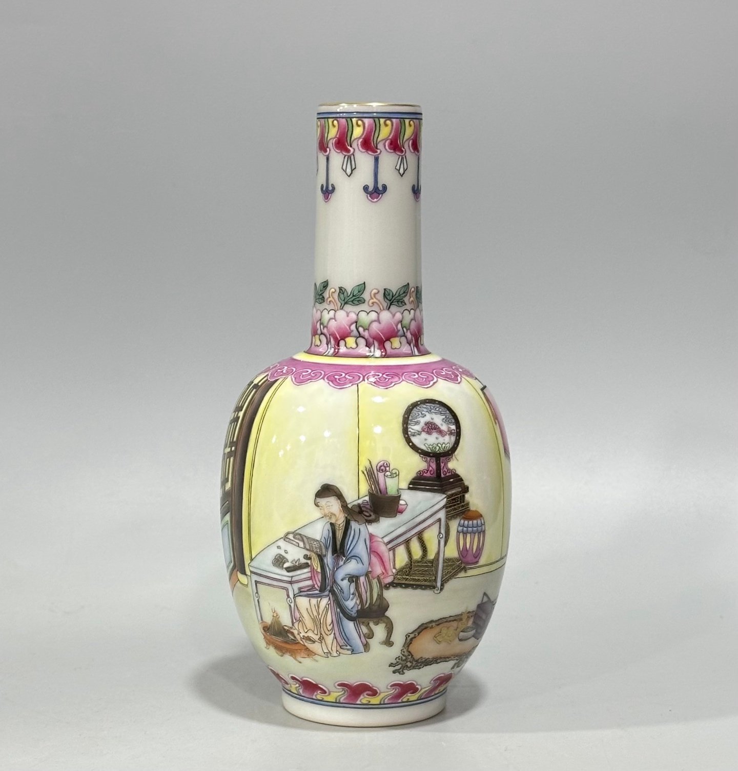Qing Dynasty Yongzheng Enamel vase with figures watching books and pictures