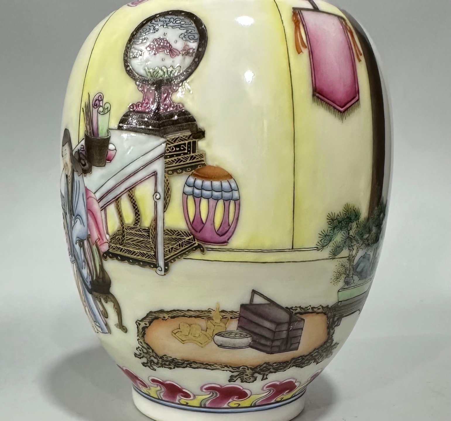 Qing Dynasty Yongzheng Enamel vase with figures watching books and pictures
