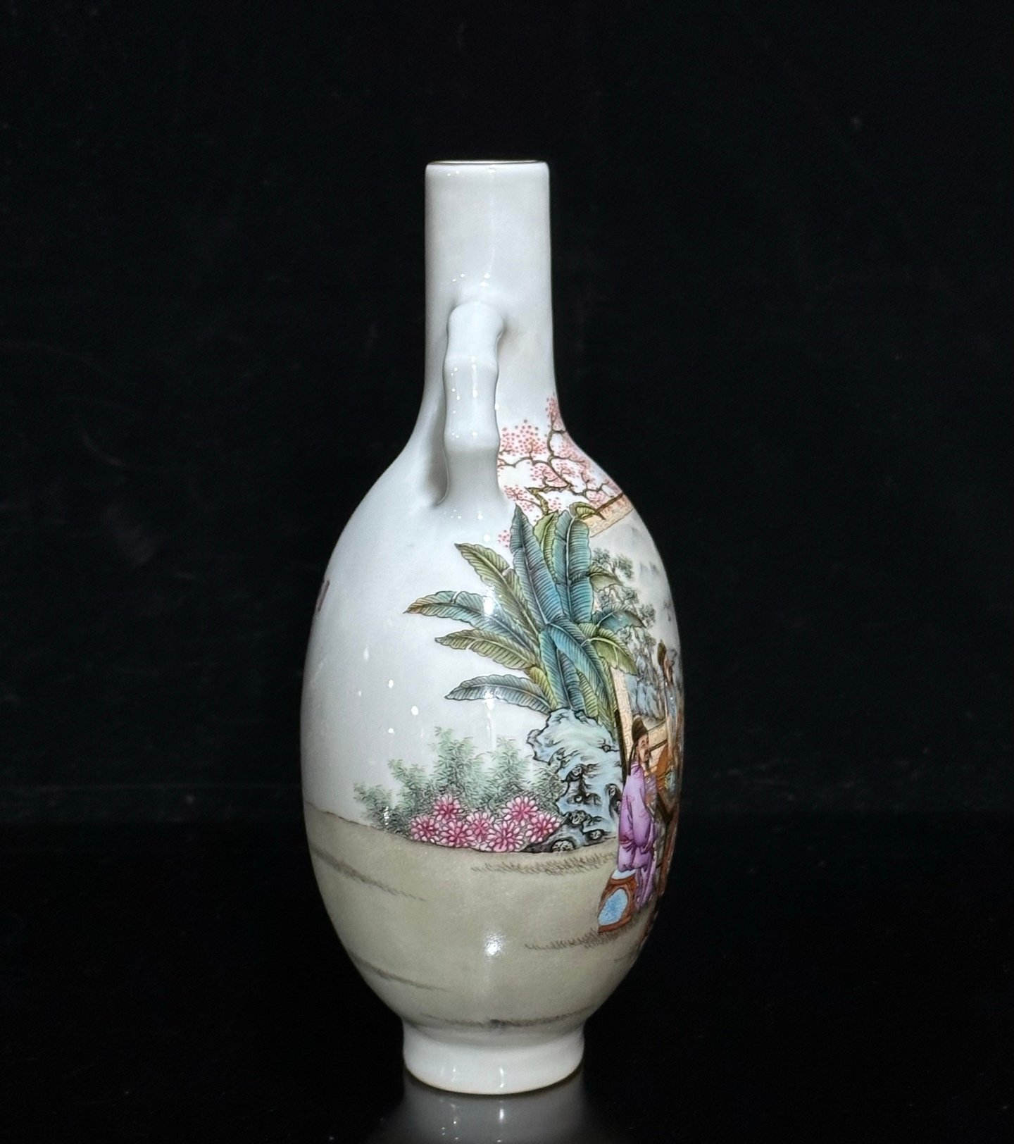 Qing Dynasty Yongzheng Enamel figure with figures and figures of literati small moon vase with two ears