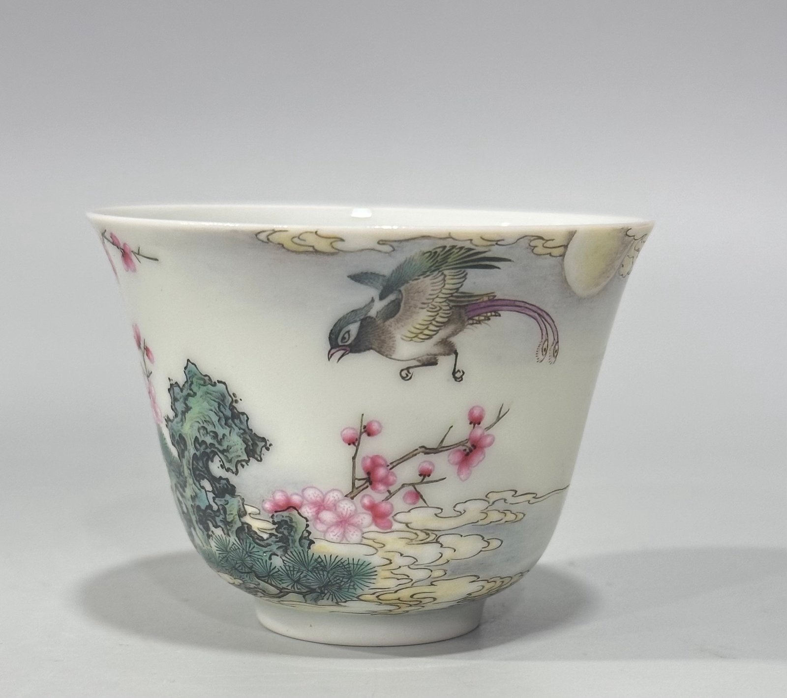 Qing Dynasty Yongzheng A set of enamel cups with flowers and birds and poems about the four seasons