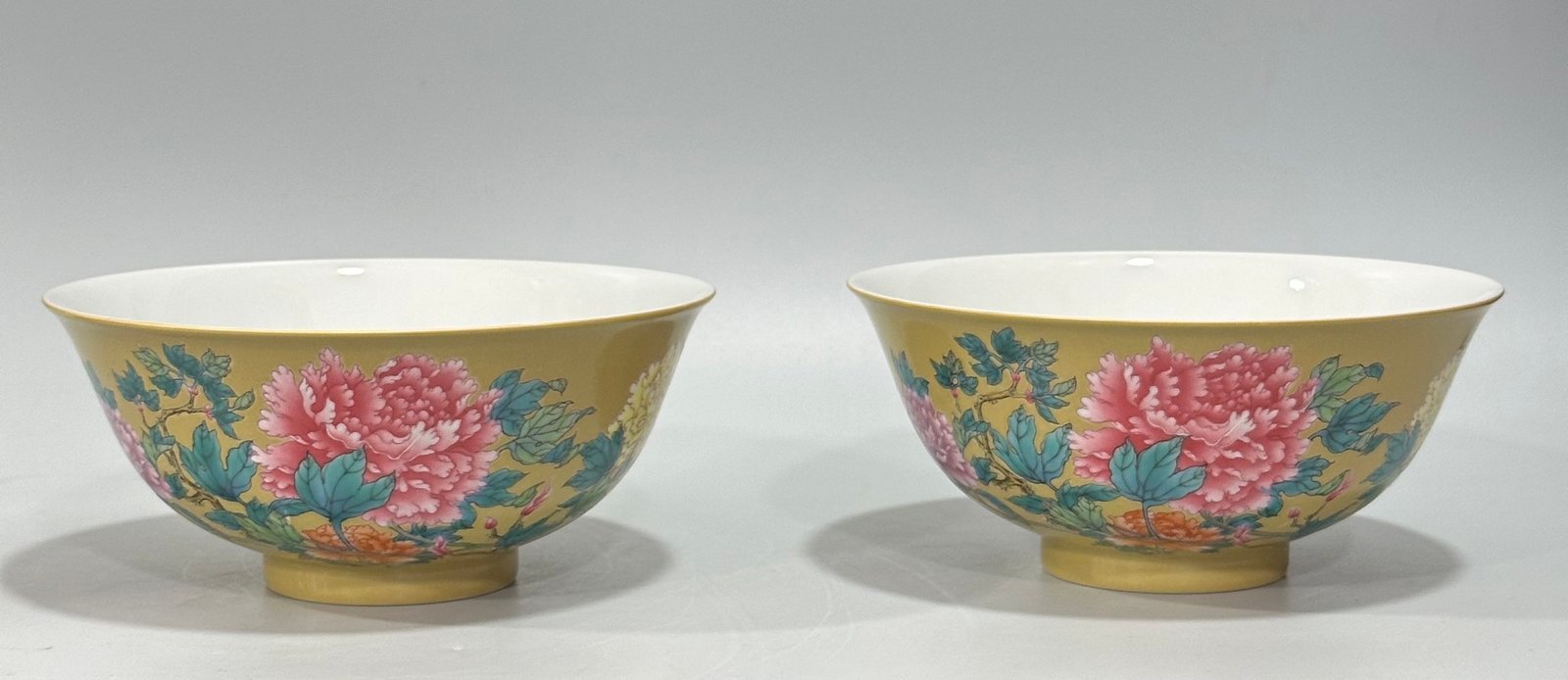 Qing Dynasty Yongzheng Enamel turmeric glaze bowl with peony pattern