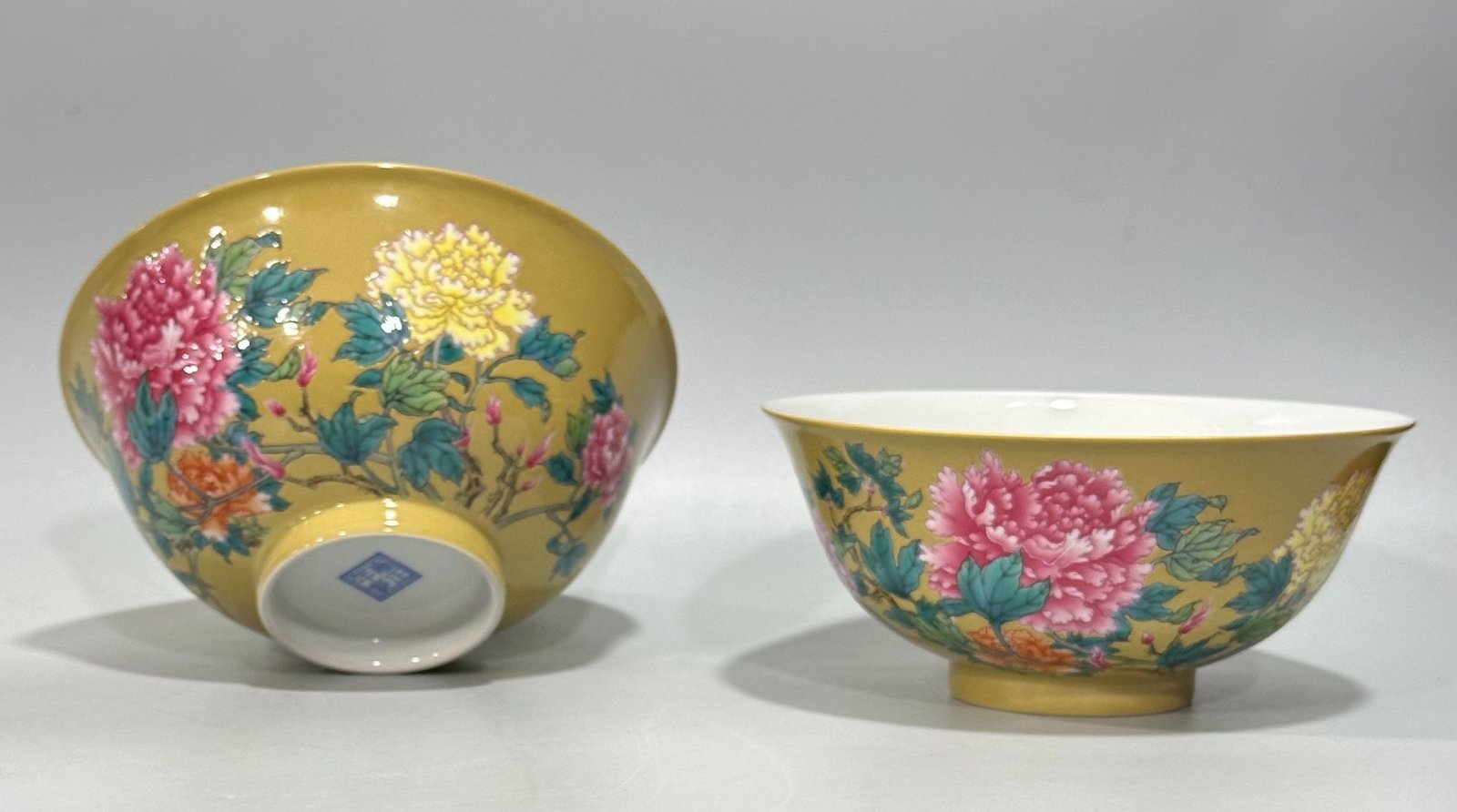 Qing Dynasty Yongzheng Enamel turmeric glaze bowl with peony pattern