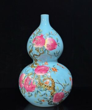 Qing Dynasty Yongzheng Enamel turquoise green glaze gourd bottle with pomegranate pattern