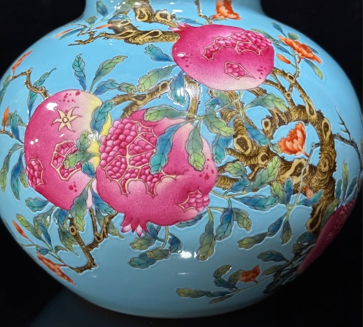 Qing Dynasty Yongzheng Enamel turquoise green glaze gourd bottle with pomegranate pattern