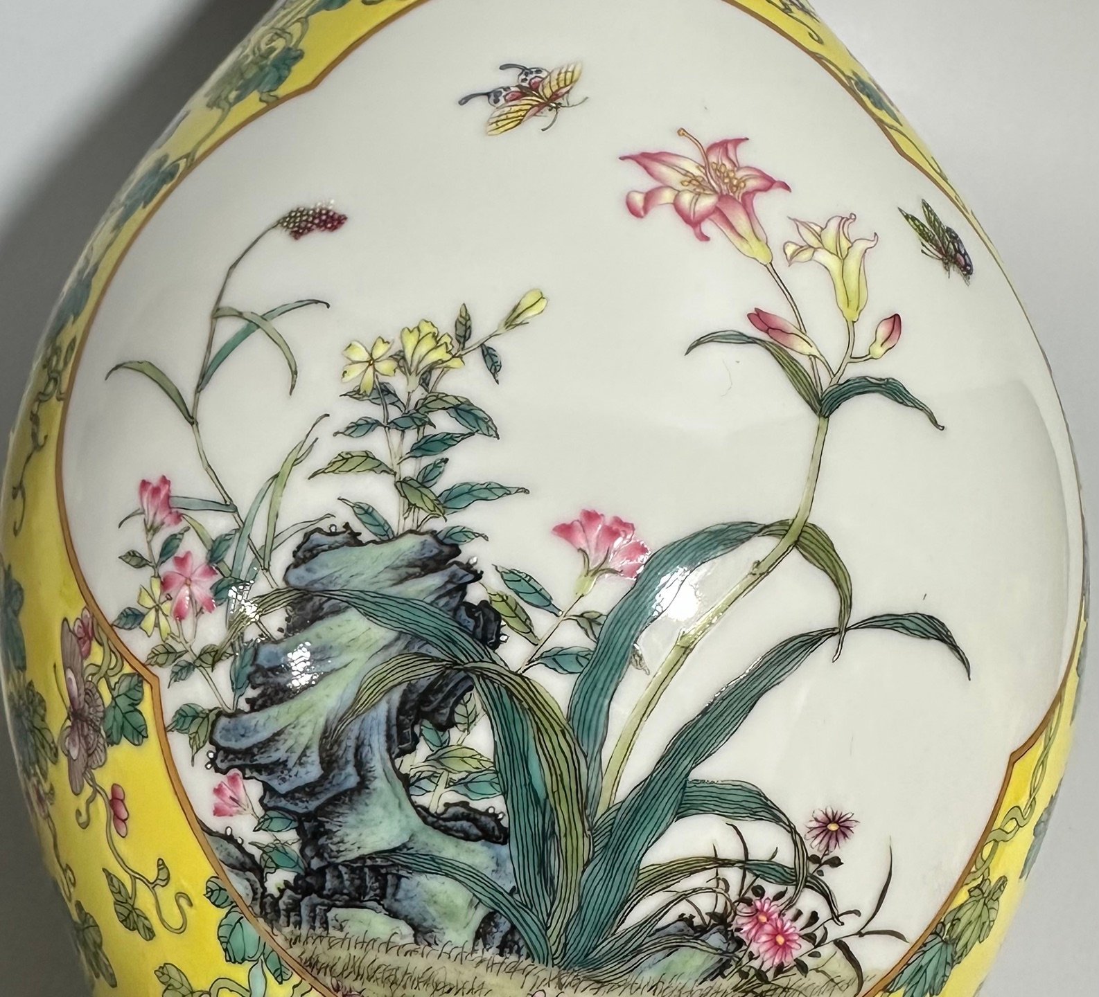 Qing Dynasty Yongzheng Enamel lemon yellow gourd butterfly branches window flower and bird olive vase