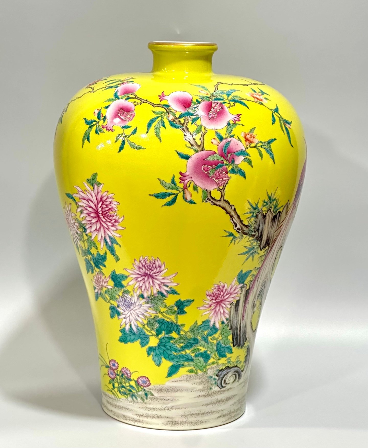 Qing Dynasty Yongzheng Enamel lemon yellow glaze plum vase with flower and bird patterns