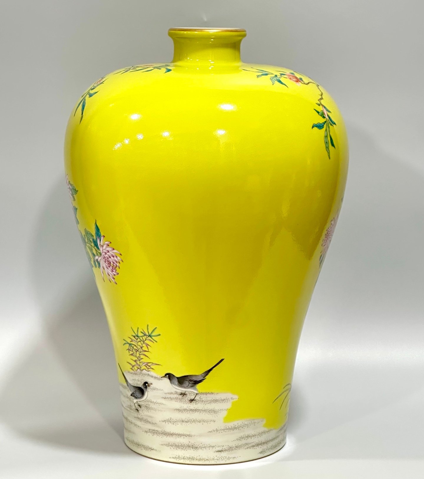 Qing Dynasty Yongzheng Enamel lemon yellow glaze plum vase with flower and bird patterns