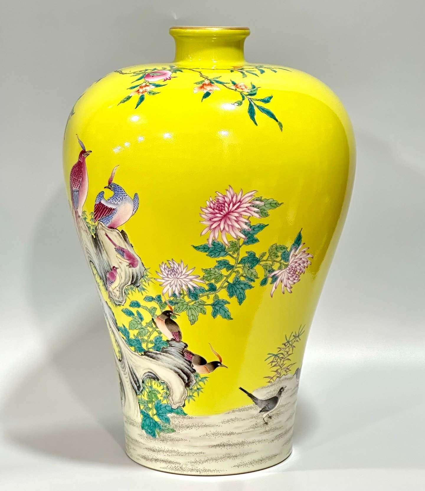 Qing Dynasty Yongzheng Enamel lemon yellow glaze plum vase with flower and bird patterns