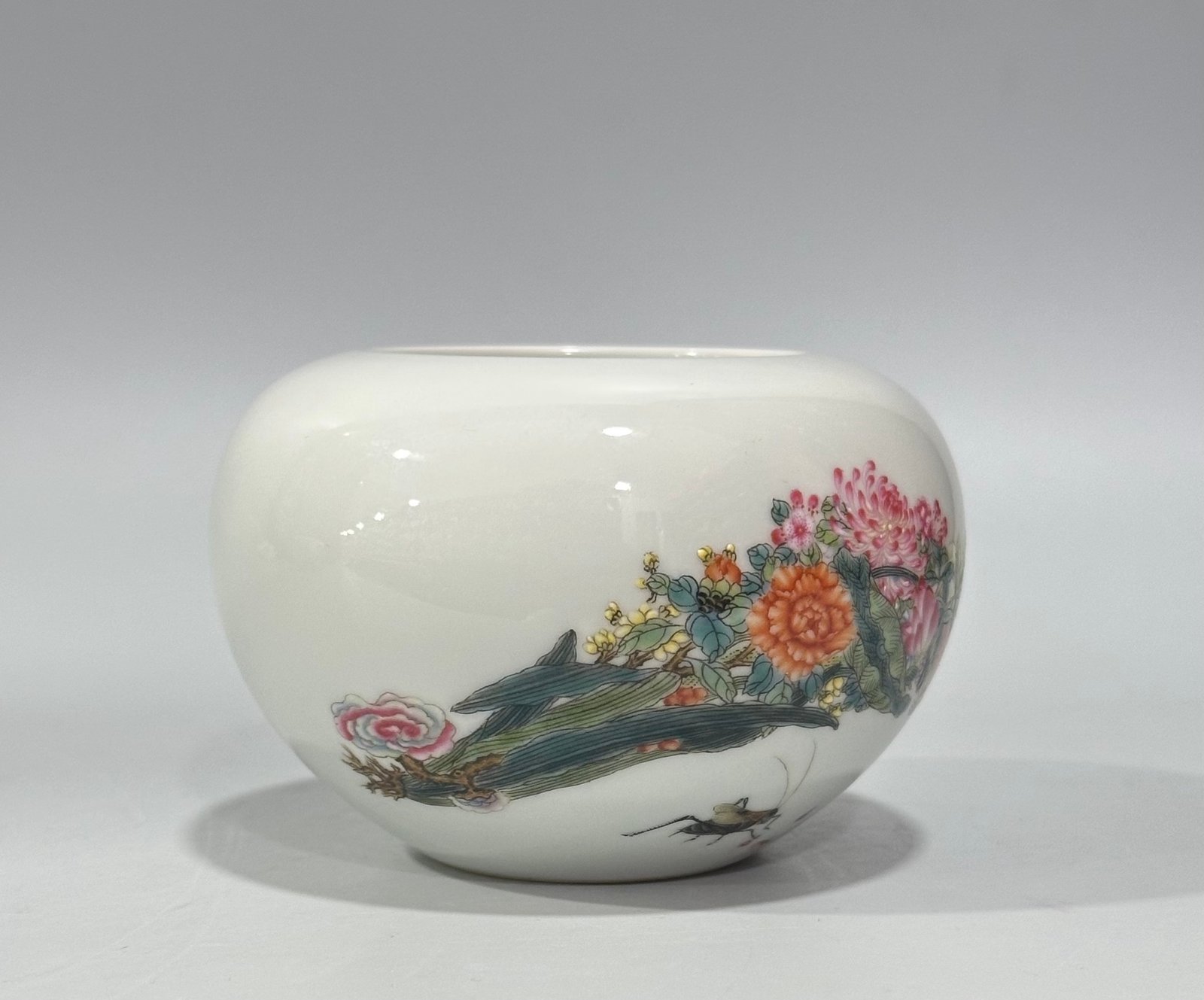Qing Dynasty Yongzheng Enamel ganoderma lucidum flower insect pattern apple statue