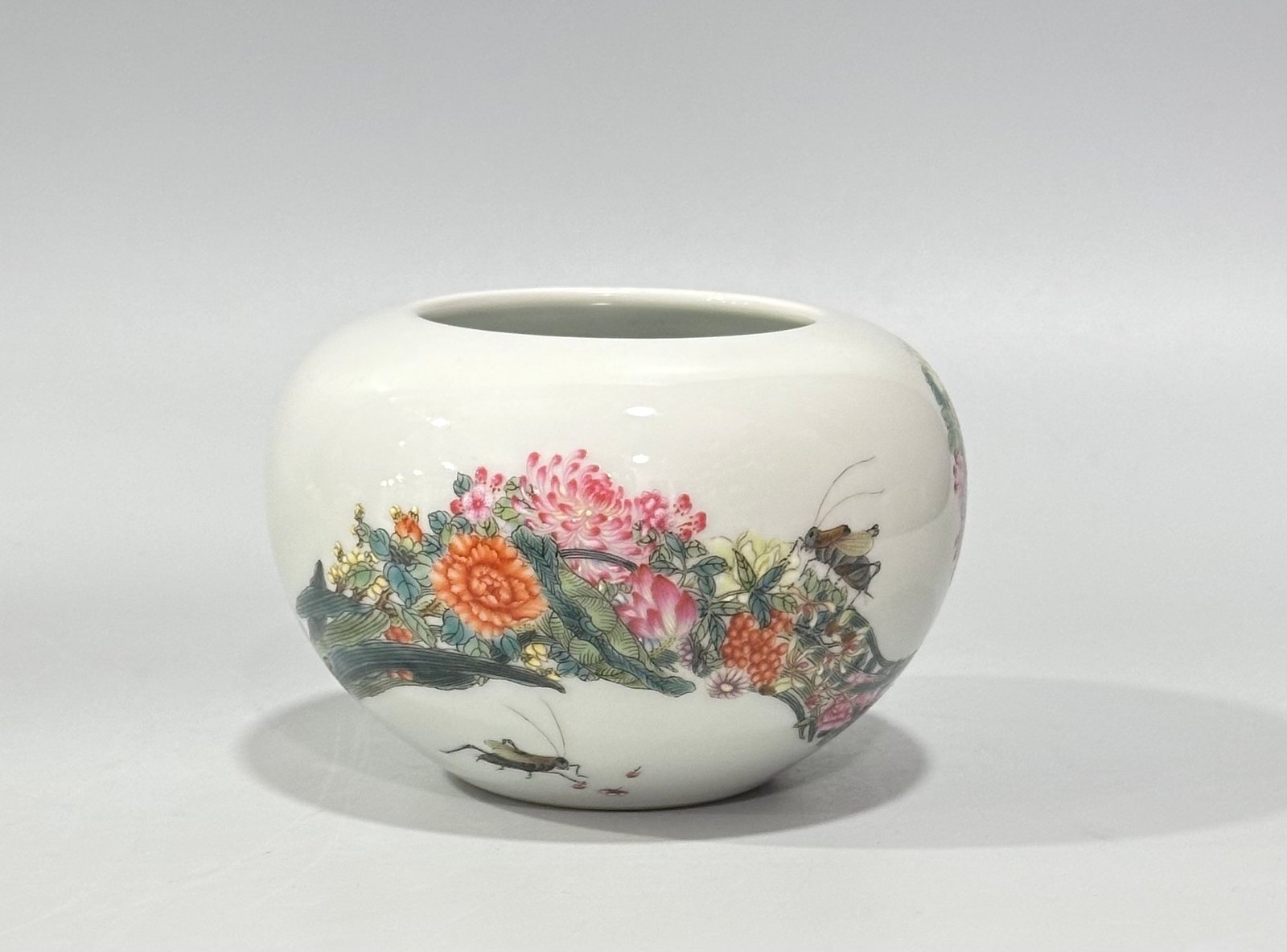 Qing Dynasty Yongzheng Enamel ganoderma lucidum flower insect pattern apple statue