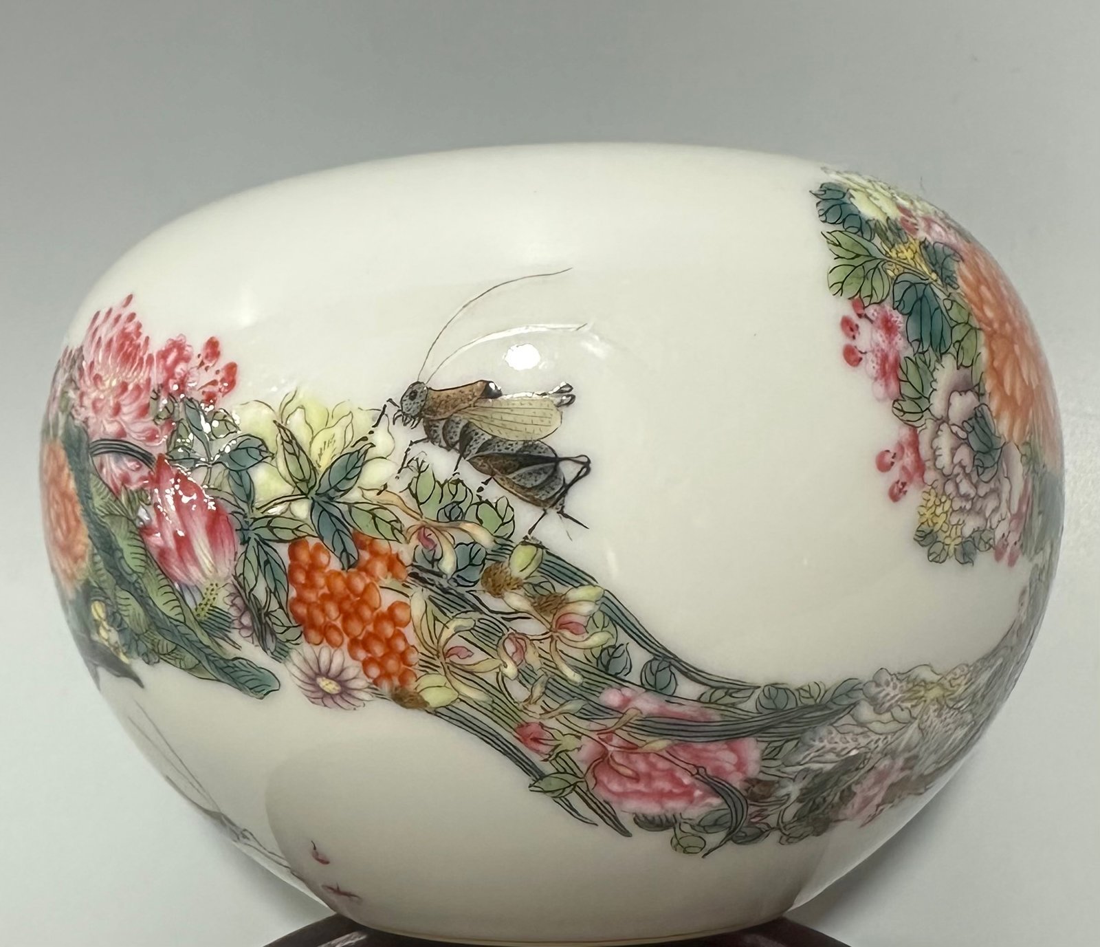 Qing Dynasty Yongzheng Enamel ganoderma lucidum flower insect pattern apple statue