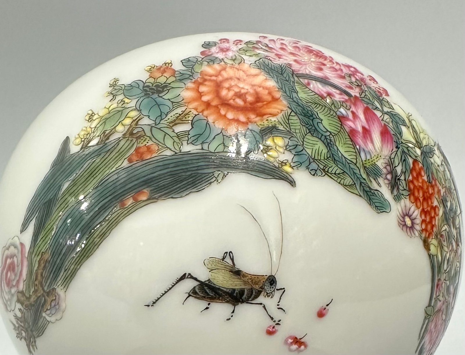 Qing Dynasty Yongzheng Enamel ganoderma lucidum flower insect pattern apple statue