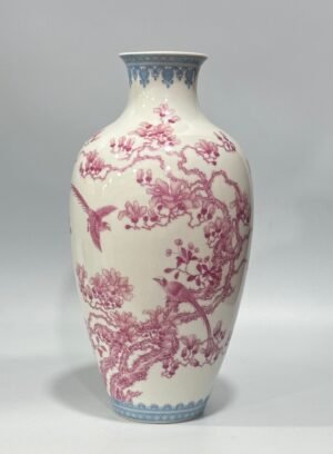 Qing Dynasty Yongzheng Enamel agate red flower and bird poetry vase