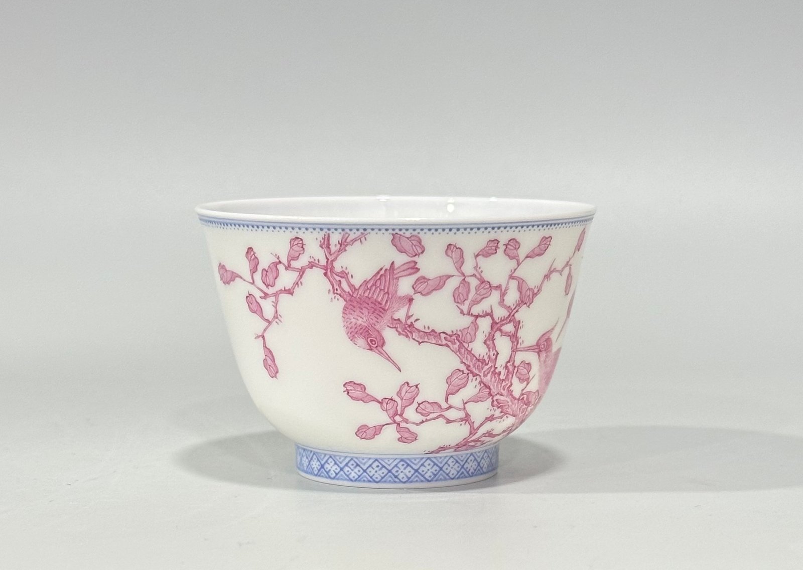 Qing Dynasty Yongzheng Enamel agate red flower and bird poetry thin cup