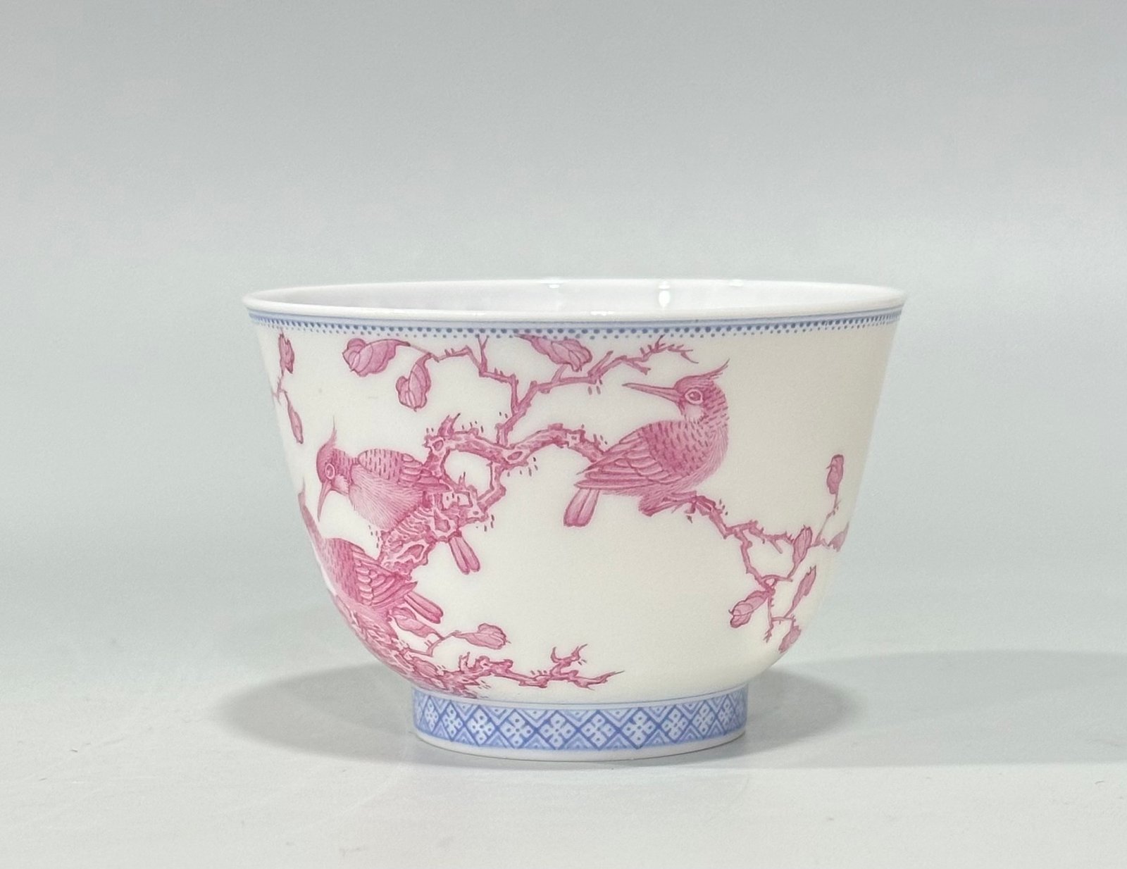 Qing Dynasty Yongzheng Enamel agate red flower and bird poetry thin cup