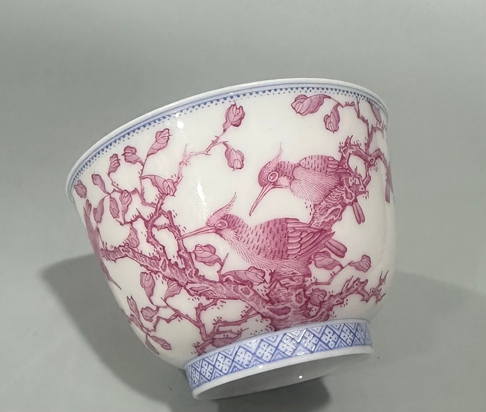 Qing Dynasty Yongzheng Enamel agate red flower and bird poetry thin cup