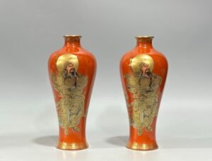 Qing Dynasty Yongzheng Enamel coral red gold-painted fishtail vase
