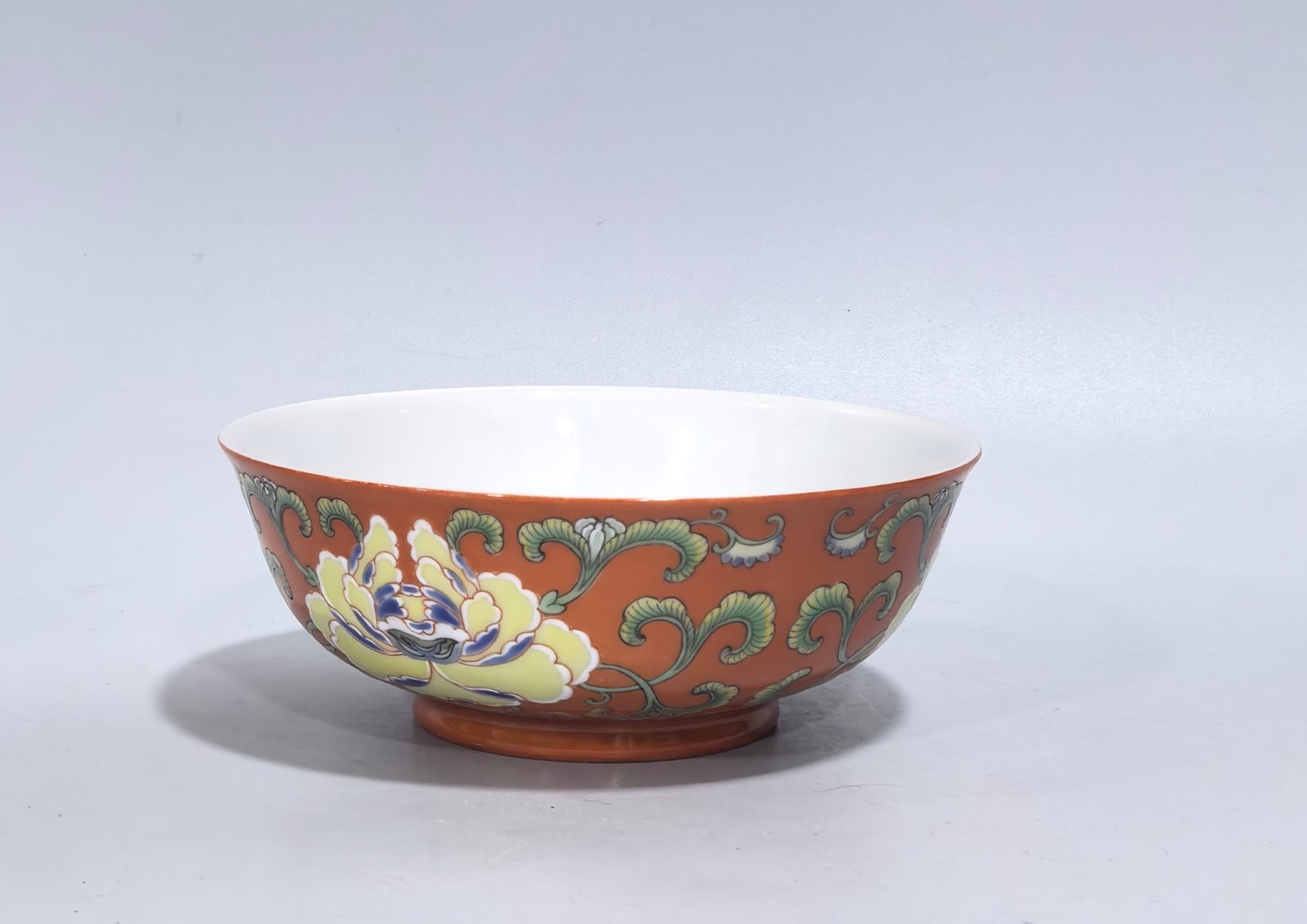 Qing Dynasty Yongzheng Enamel coral red bowl with Tudan pattern