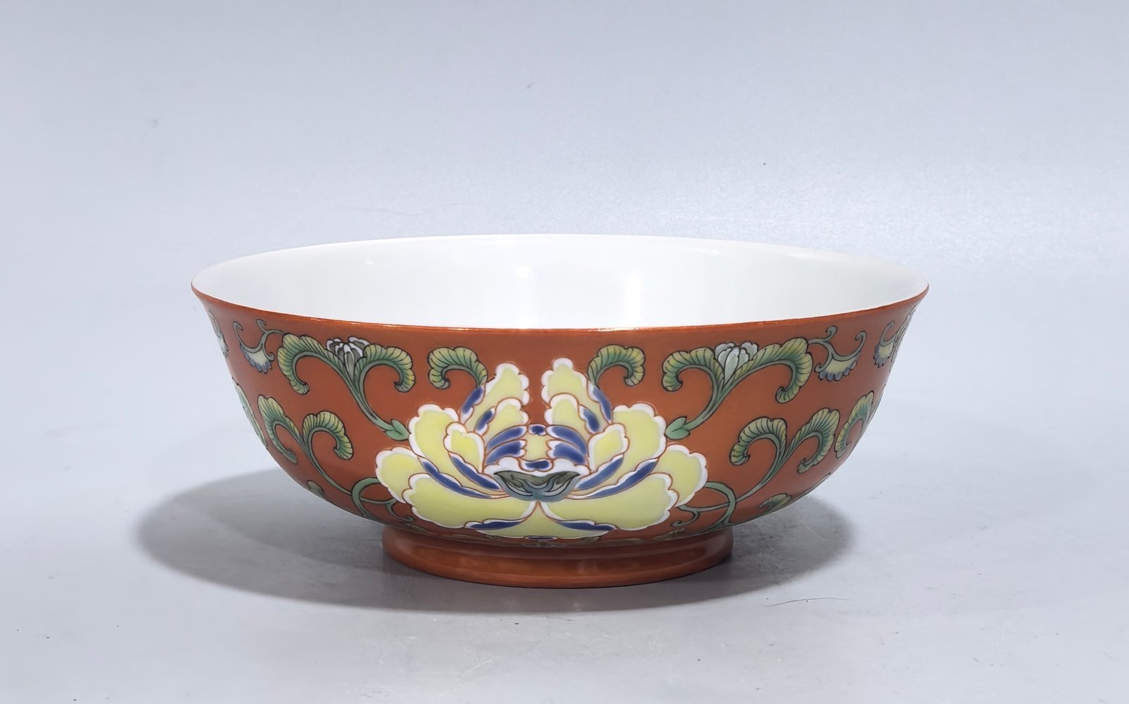 Qing Dynasty Yongzheng Enamel coral red bowl with Tudan pattern