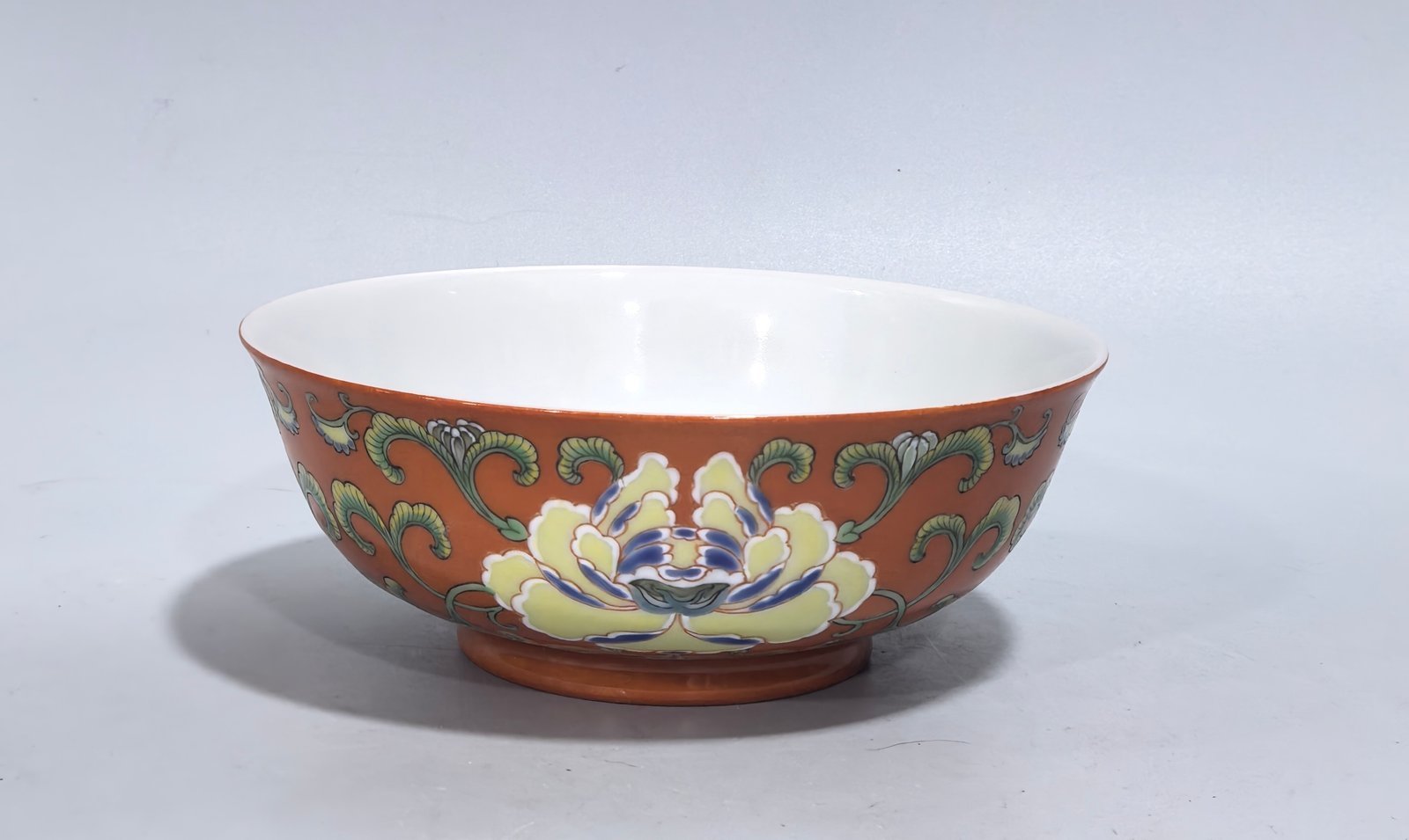 Qing Dynasty Yongzheng Enamel coral red bowl with Tudan pattern