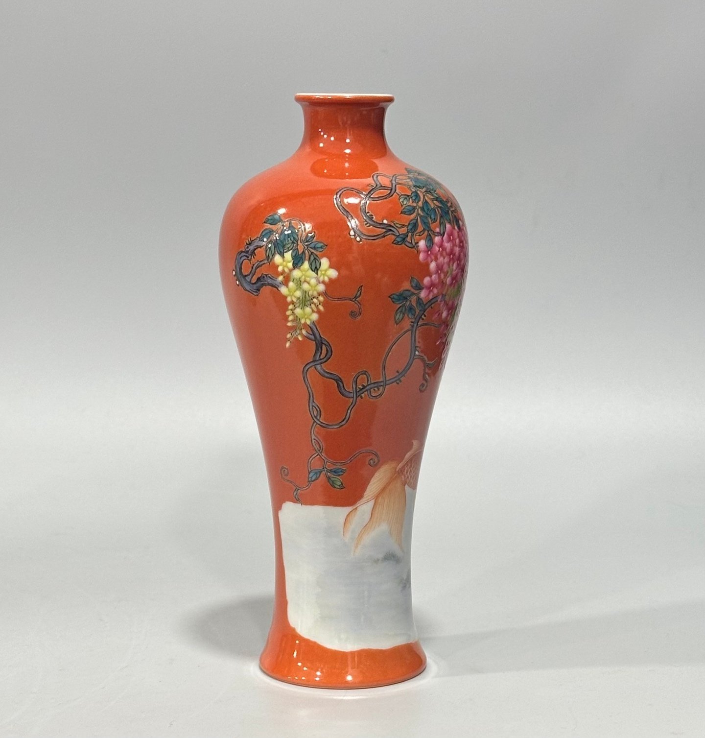 Qing Dynasty Yongzheng Small plum vase with enamel coral red flowers fish and algae poetry