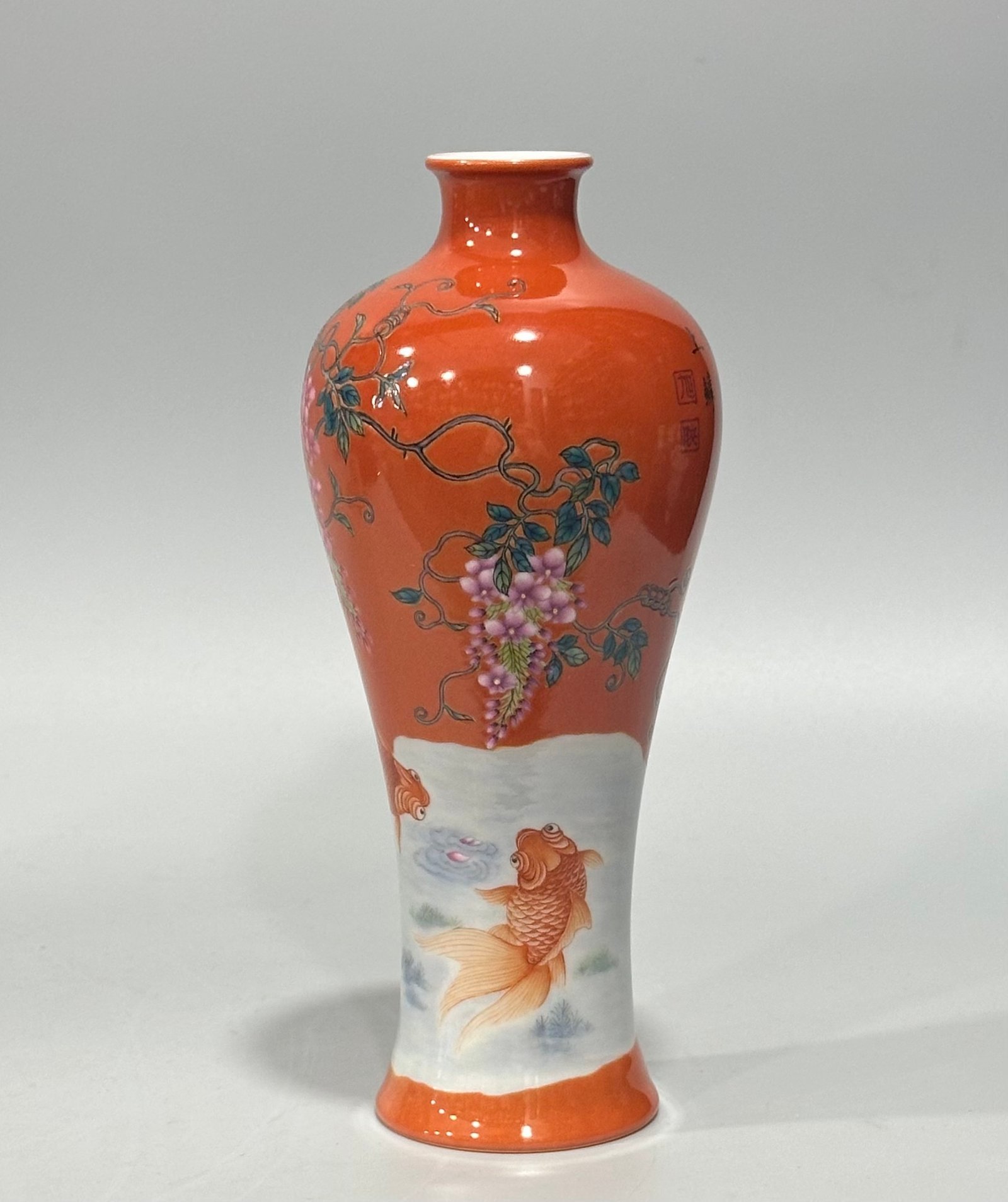 Qing Dynasty Yongzheng Small plum vase with enamel coral red flowers fish and algae poetry