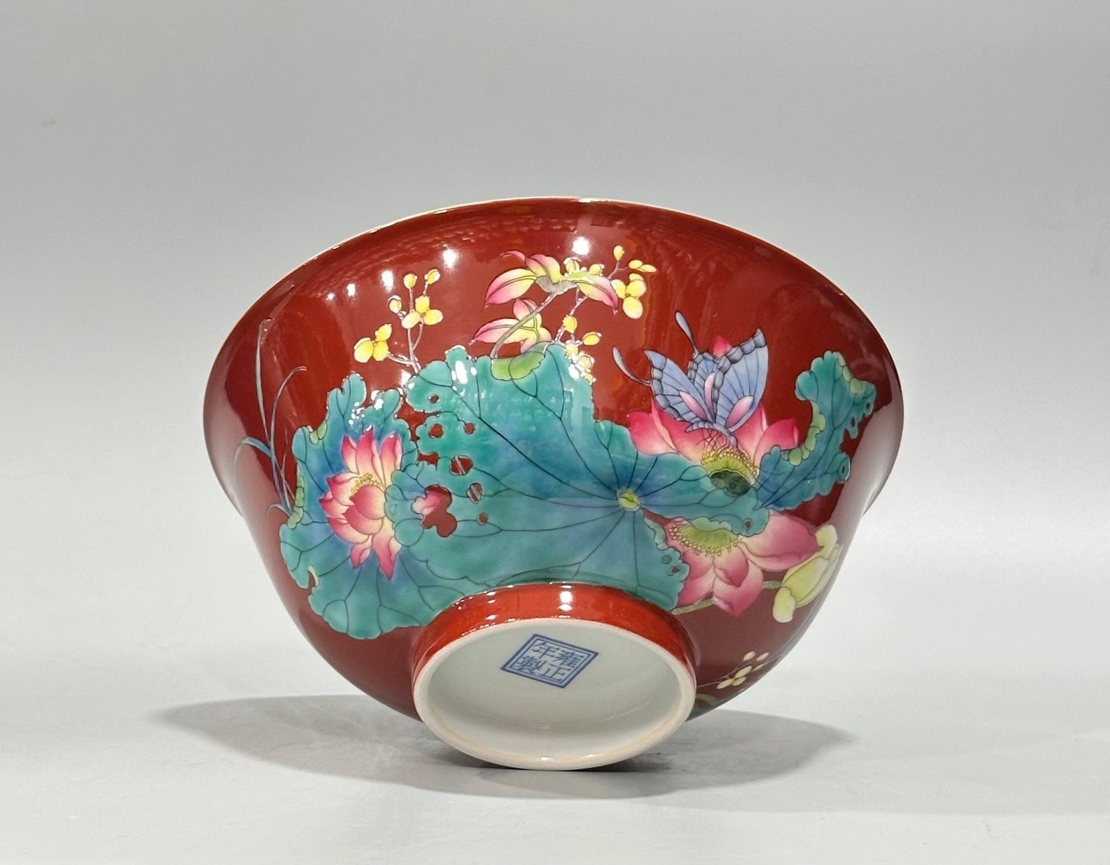 Qing Dynasty Yongzheng Enamel coral red flower bird and butterfly love pattern bowl