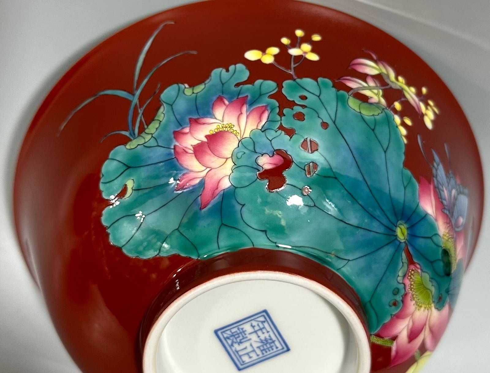 Qing Dynasty Yongzheng Enamel coral red flower bird and butterfly love pattern bowl