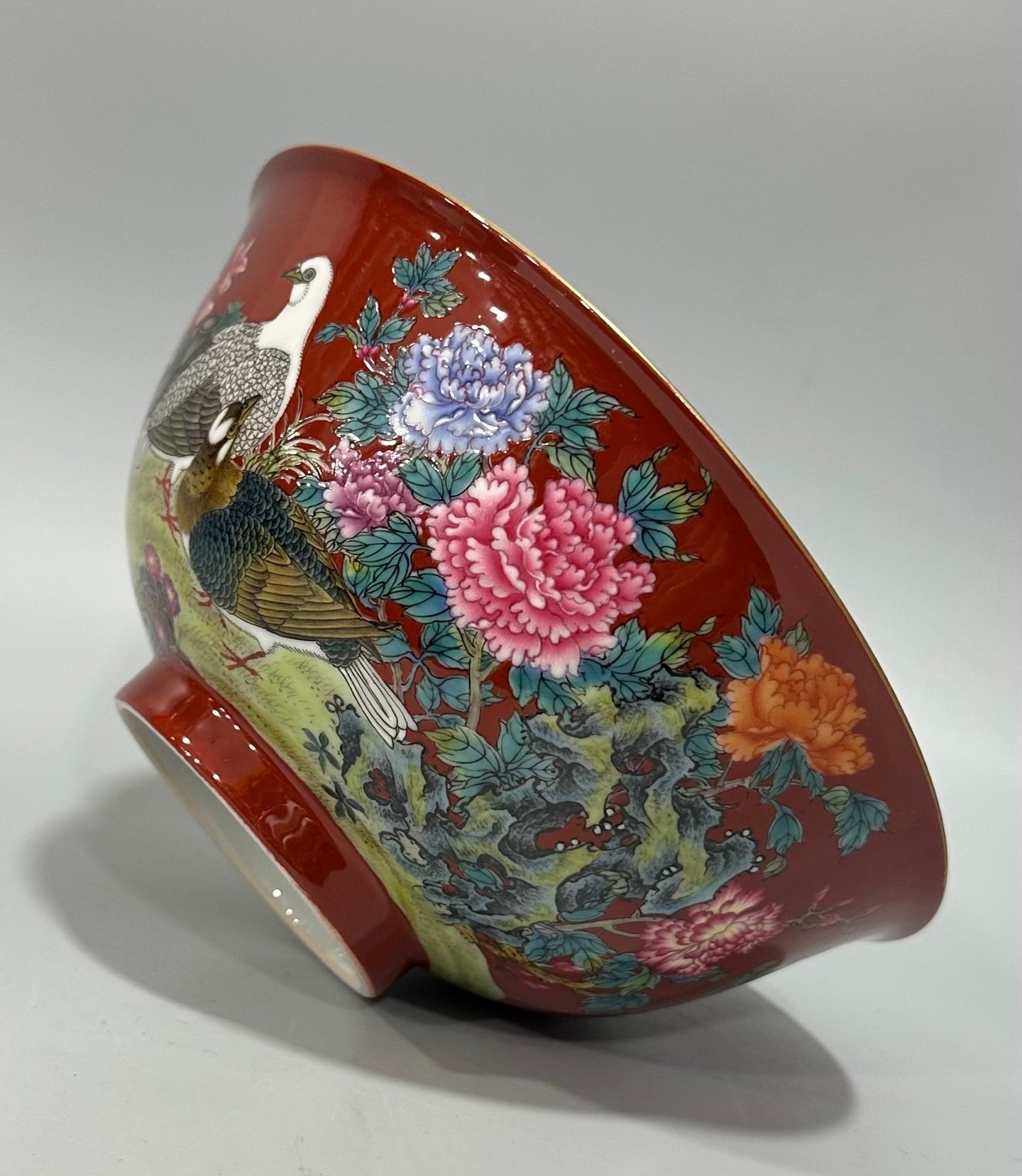 Qing Dynasty Yongzheng Enamel coral red flower and bird poetry bowl