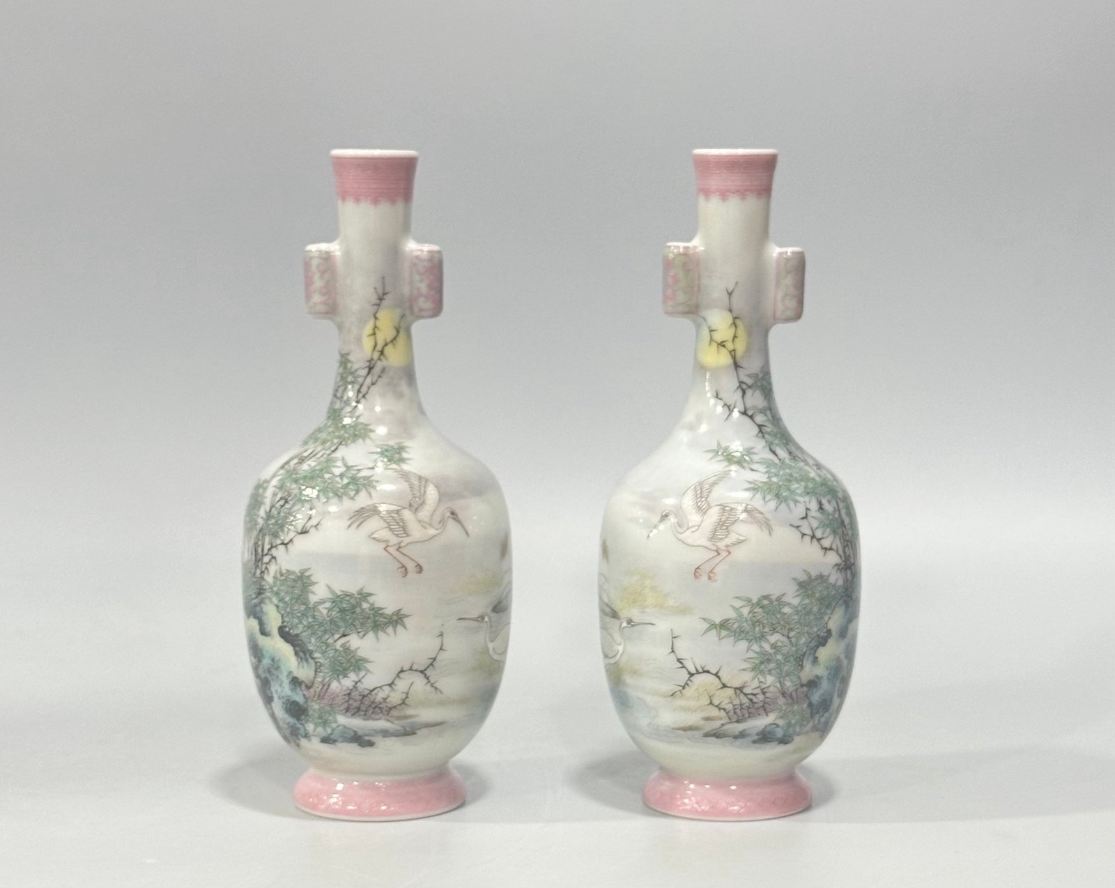 Qing Dynasty Yongzheng Enamel small vase with bamboo and crane pattern