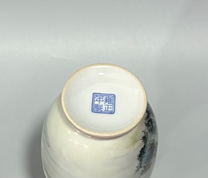 Qing Dynasty Yongzheng Enamel small vase with bamboo and crane pattern