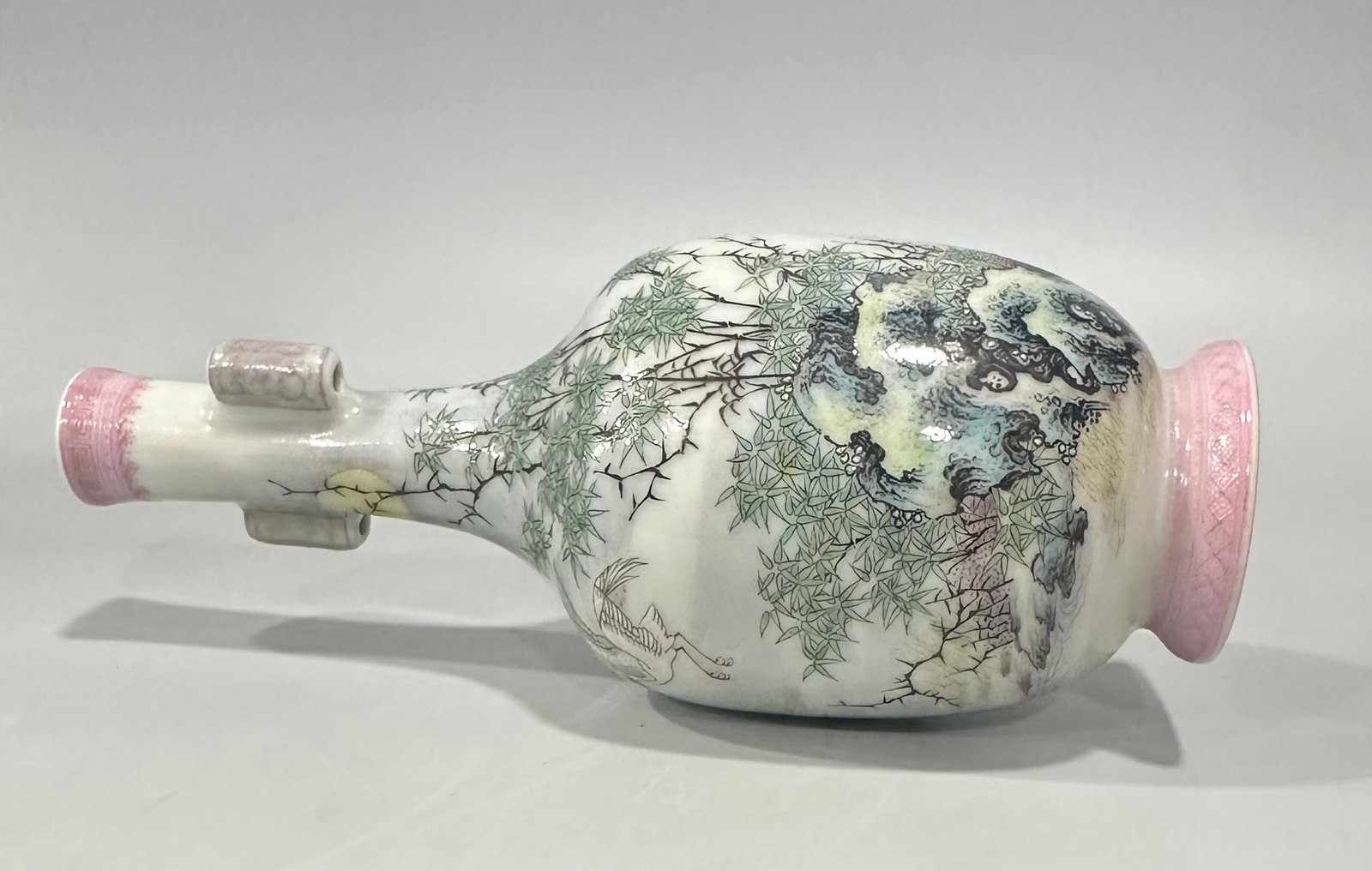 Qing Dynasty Yongzheng Enamel small vase with bamboo and crane pattern