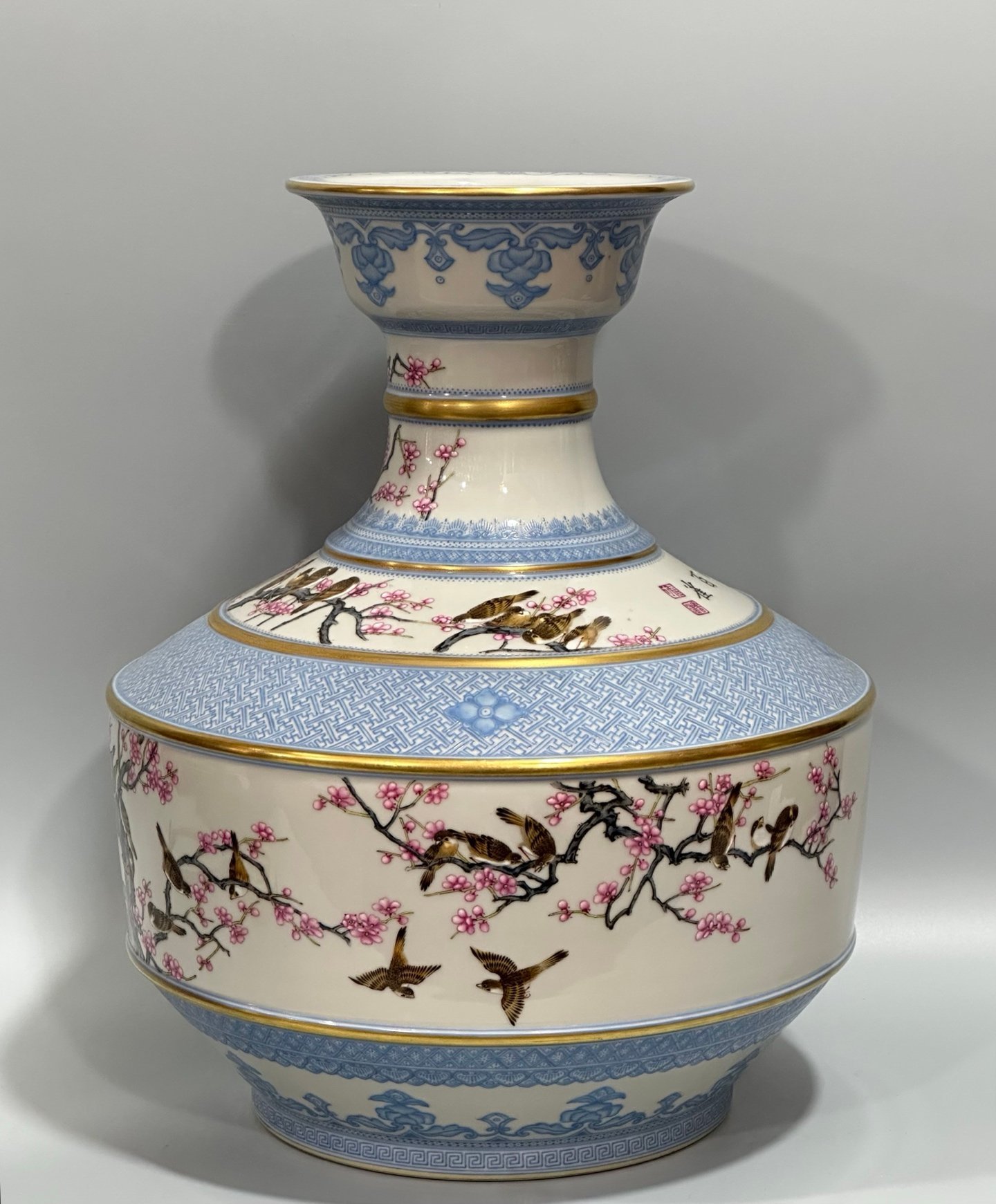 Qing Dynasty Yongzheng Enamel with green edging and a picture of hundreds of birds in the woods