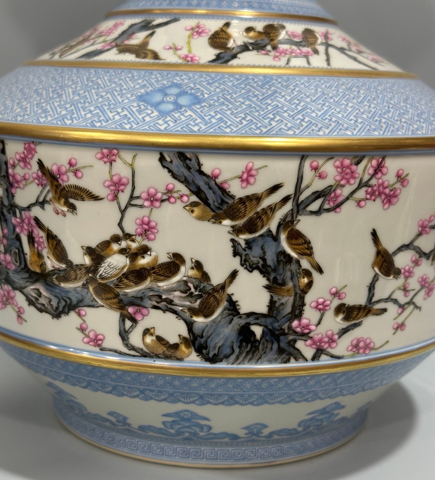 Qing Dynasty Yongzheng Enamel with green edging and a picture of hundreds of birds in the woods