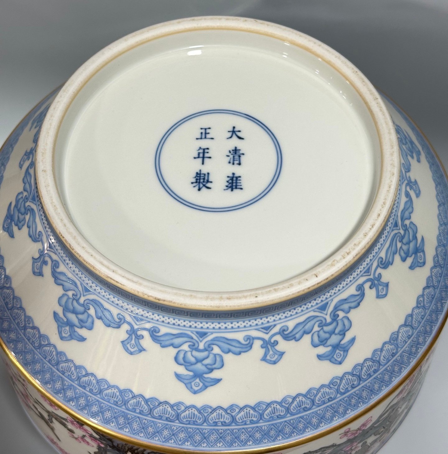 Qing Dynasty Yongzheng Enamel with green edging and a picture of hundreds of birds in the woods