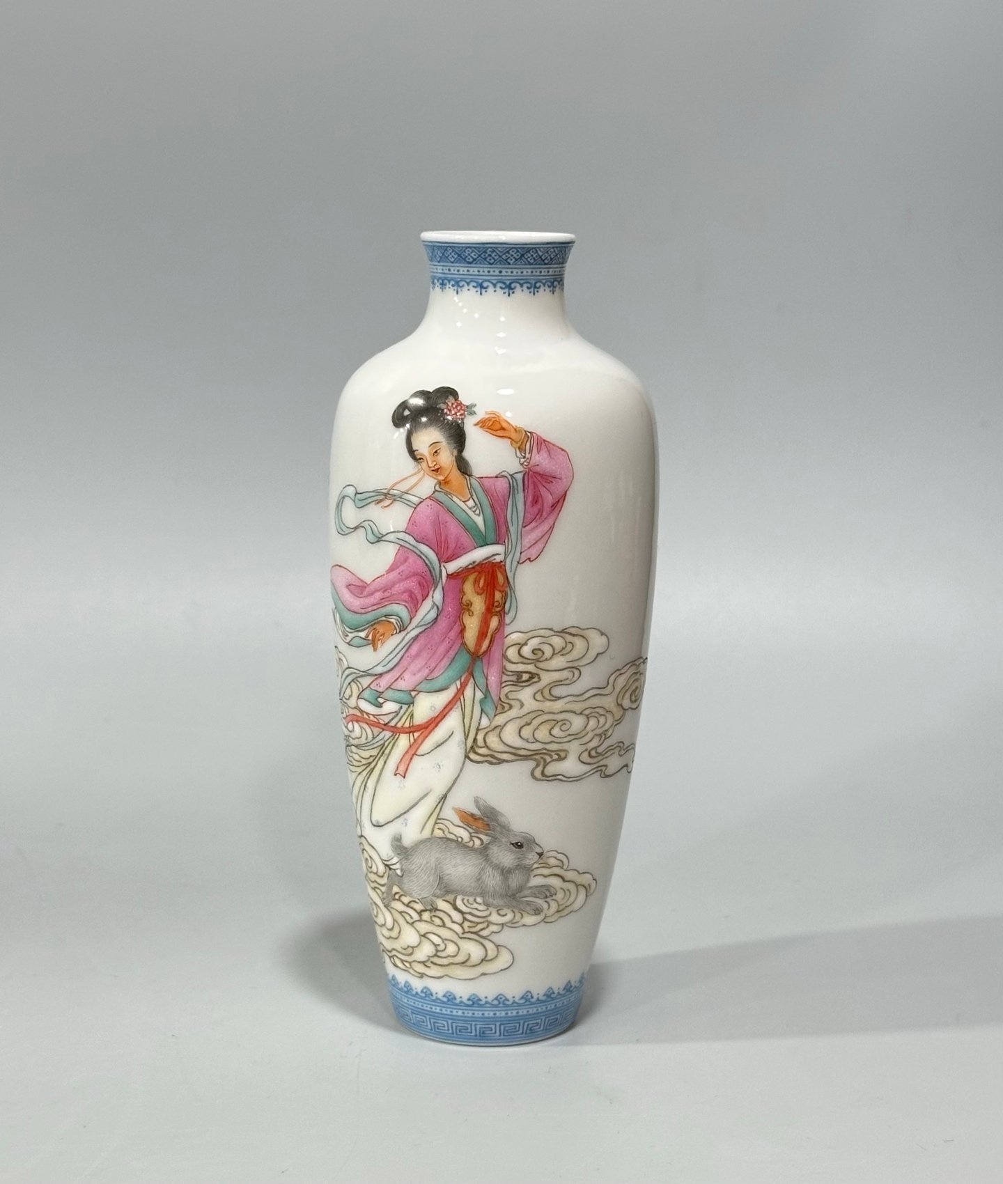 Qing Dynasty Yongzheng Enamel thin vase with green edging and a figure of Chang’e flying to the moon