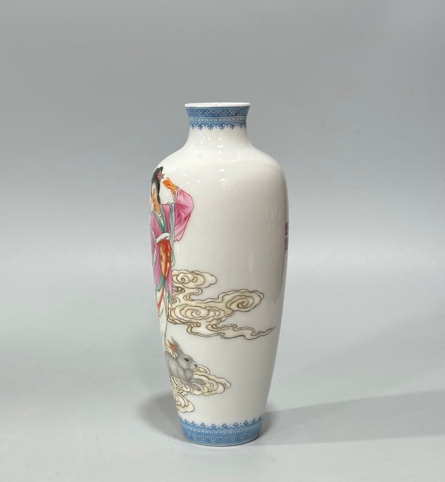 Qing Dynasty Yongzheng Enamel thin vase with green edging and a figure of Chang’e flying to the moon
