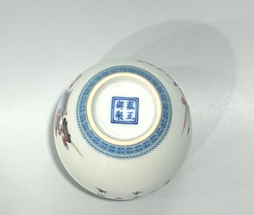 Qing Dynasty Yongzheng An enamel-colored apple statue with emerald edges