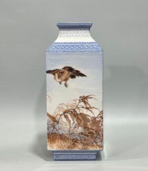 Qing Dynasty Yongzheng Enamel square vase with green edging and reed