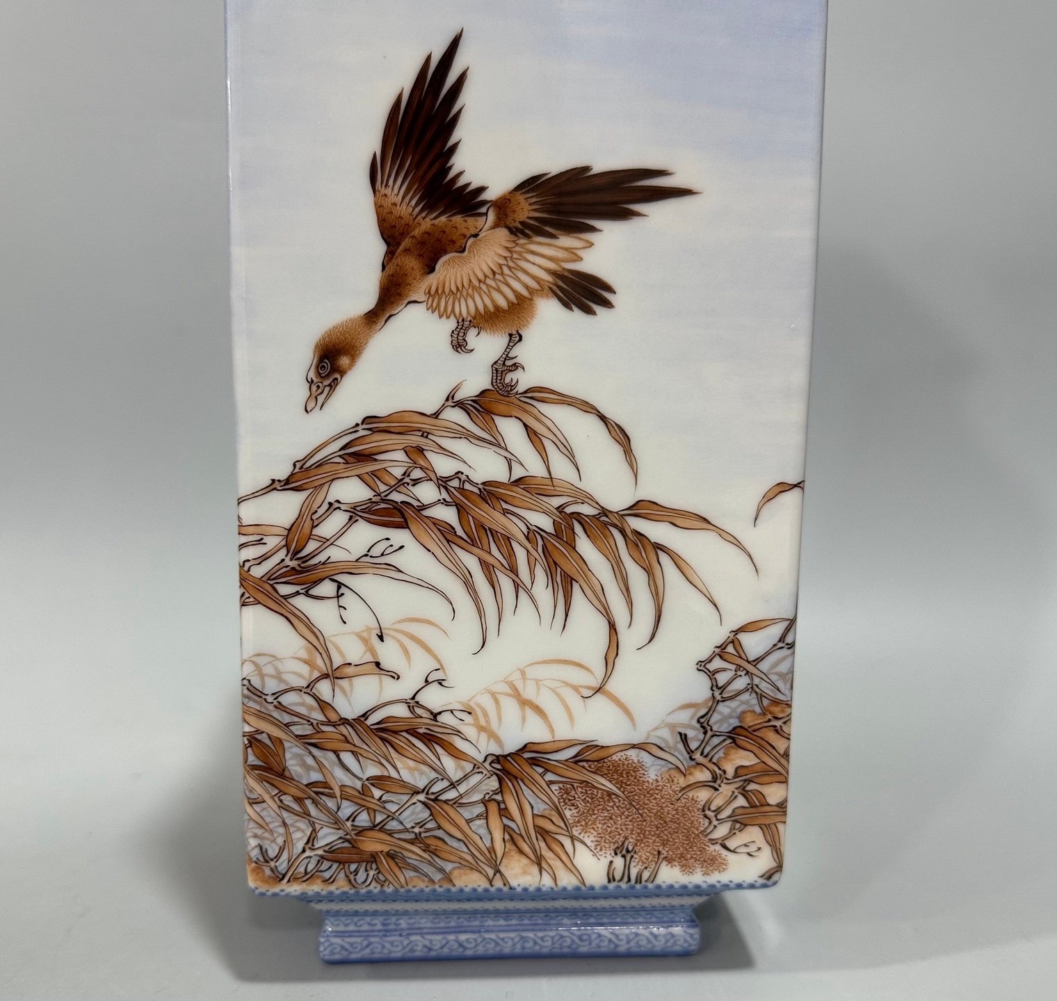 Qing Dynasty Yongzheng Enamel square vase with green edging and reed