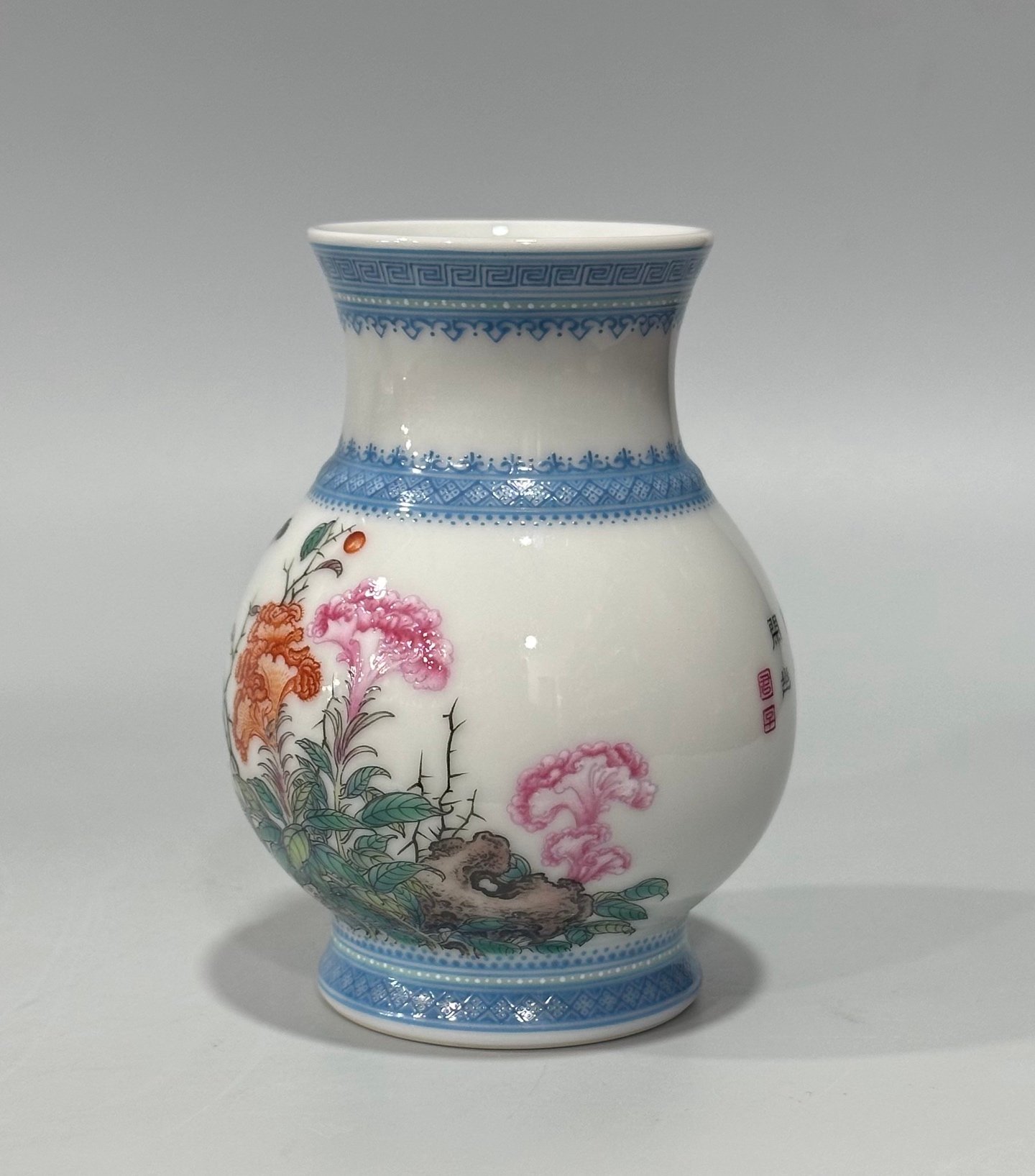 Qing Dynasty Yongzheng Enamel vase with flowers and birds and poetry with green edges