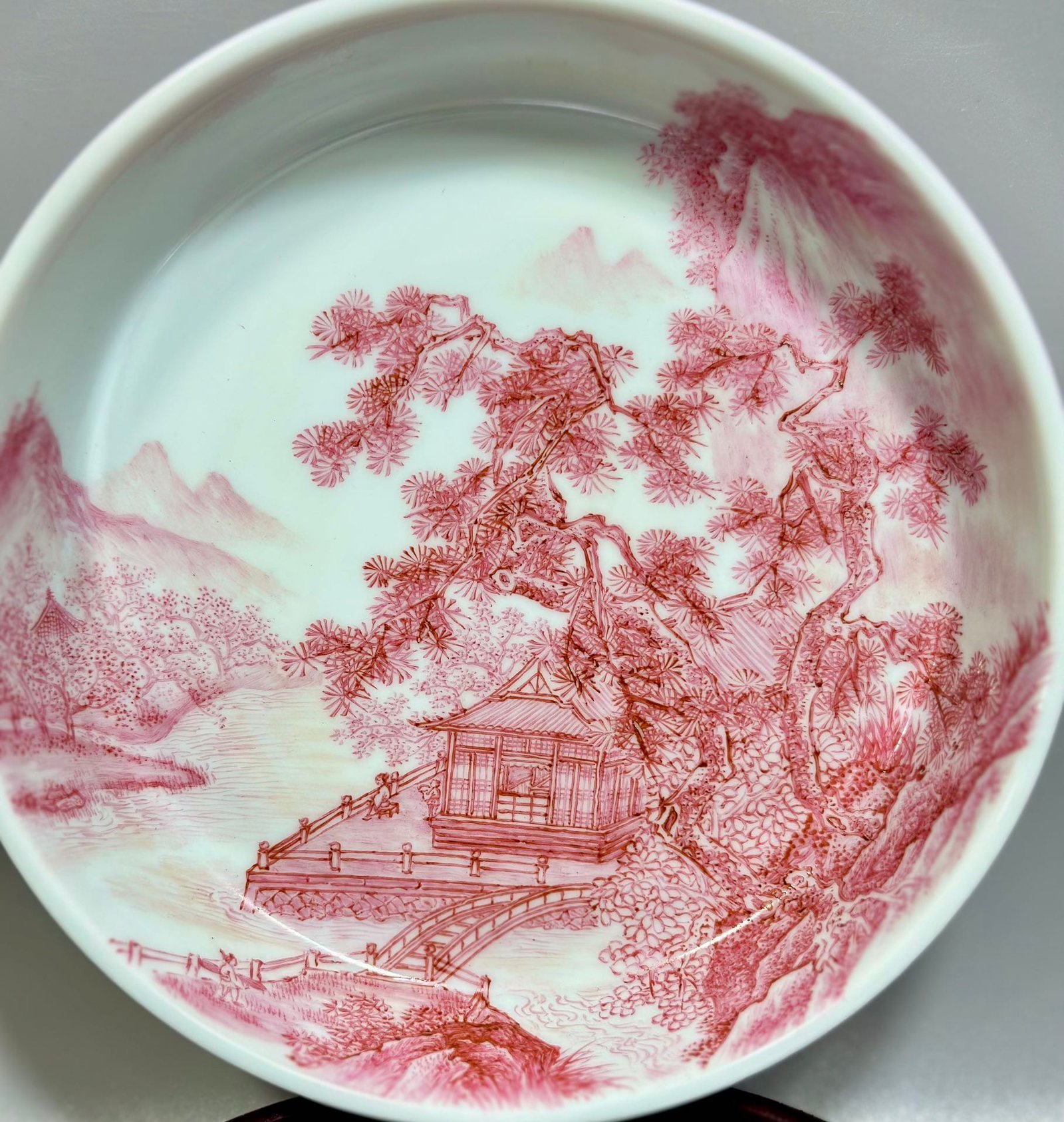 Qing Dynasty Yongzheng Straight-mouthed dish with enamel and rouge red interior