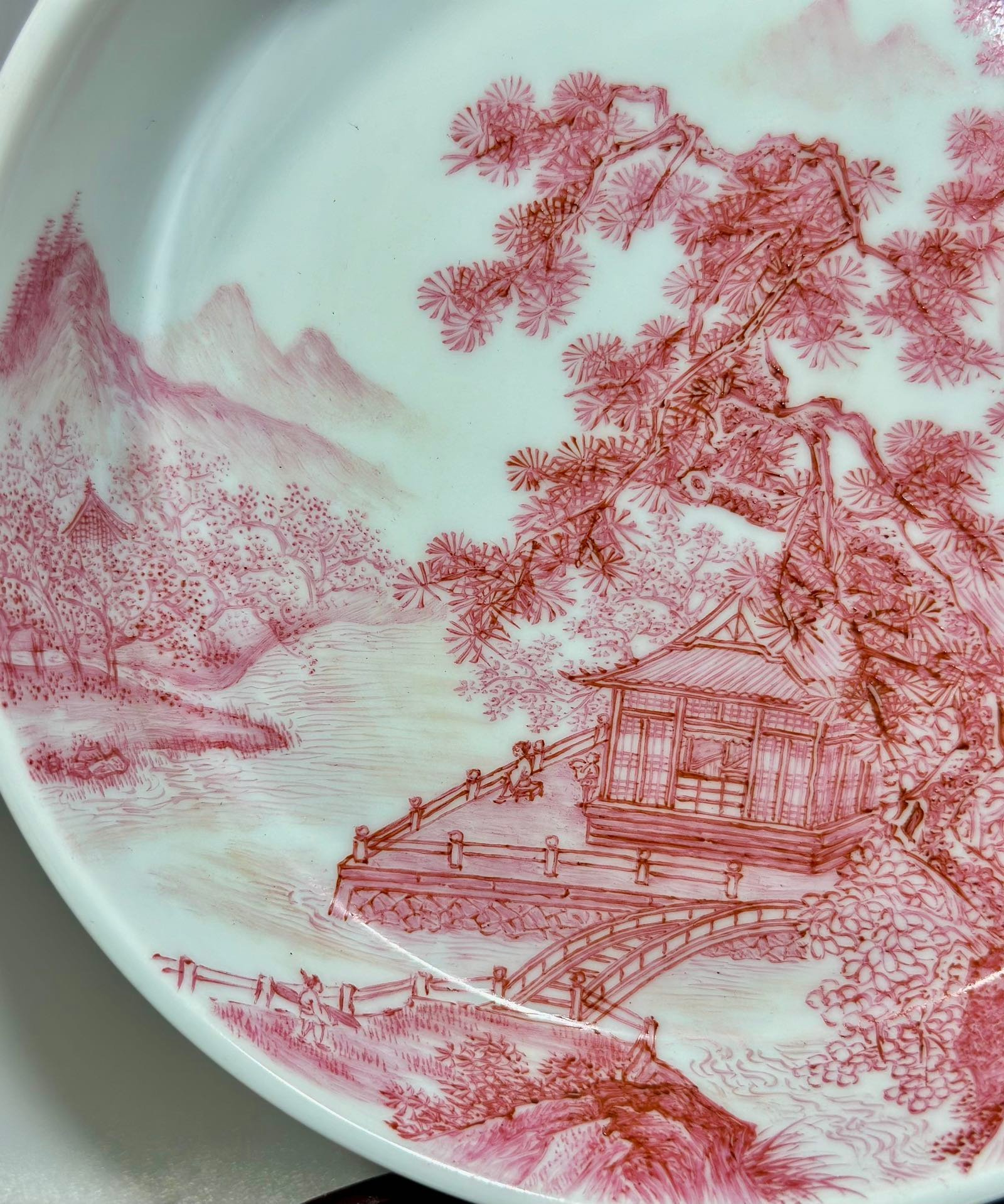 Qing Dynasty Yongzheng Straight-mouthed dish with enamel and rouge red interior